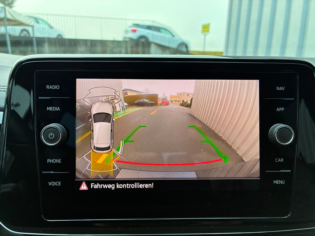 VW T-Roc 2.0 TSI R-Line DSG 4Motion-image-11