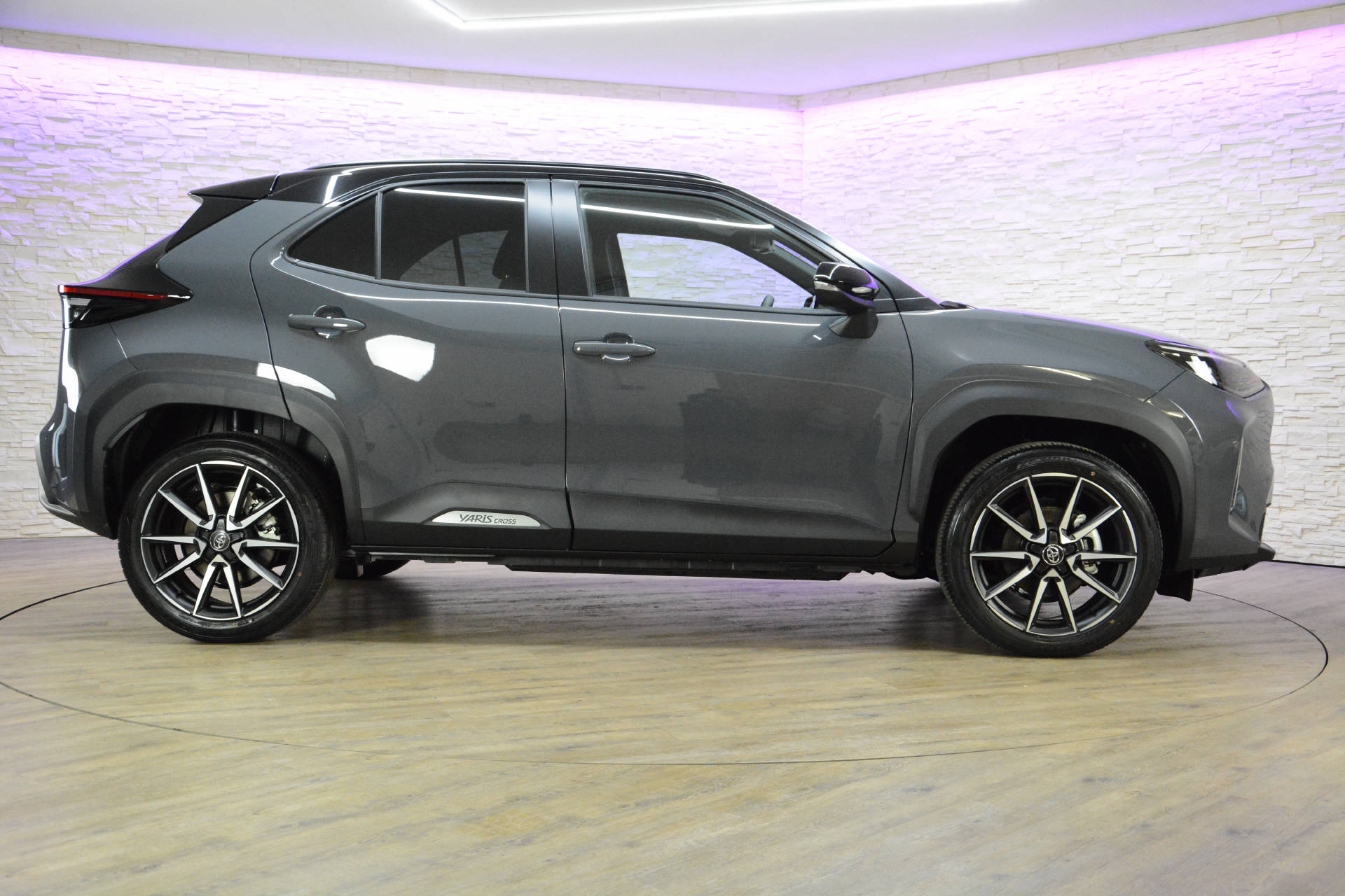 TOYOTA Yaris Cross 1.5 VVT-i HSD GR Sport-image-3
