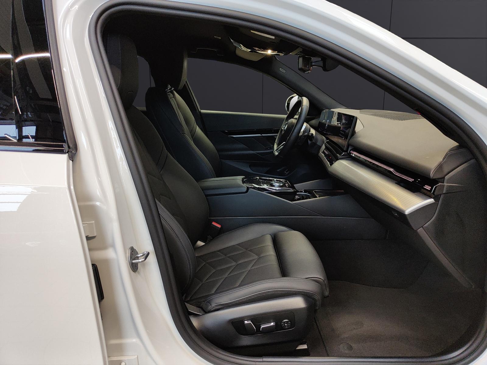 BMW 520d xDrive Touring Attraktiven Leasingzinssatz ab 1,9 % bei Abschluss einer BMW Fahrzeugversicherung.-image-7