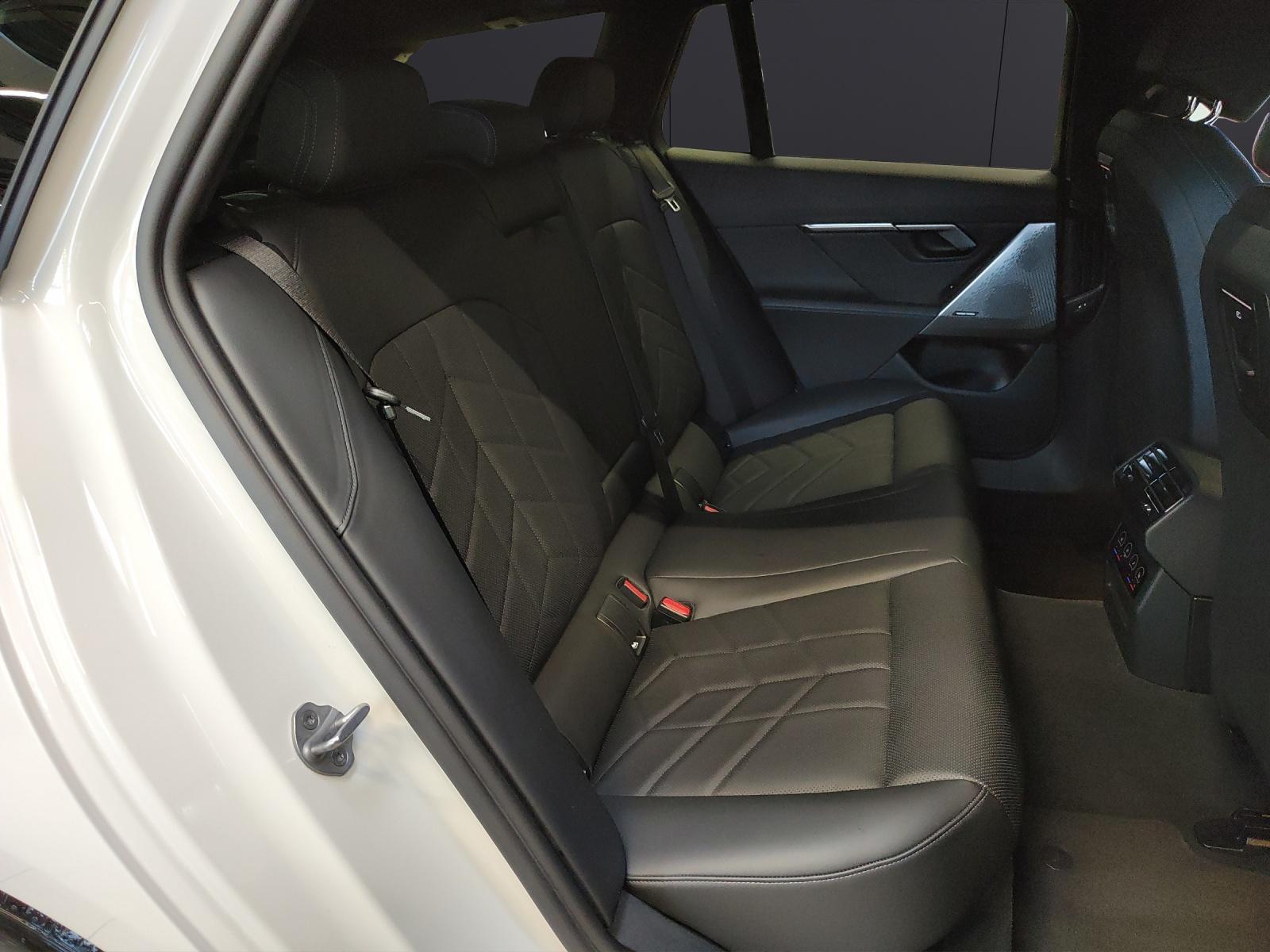 BMW 520d xDrive Touring Attraktiven Leasingzinssatz ab 1,9 % bei Abschluss einer BMW Fahrzeugversicherung.-image-16