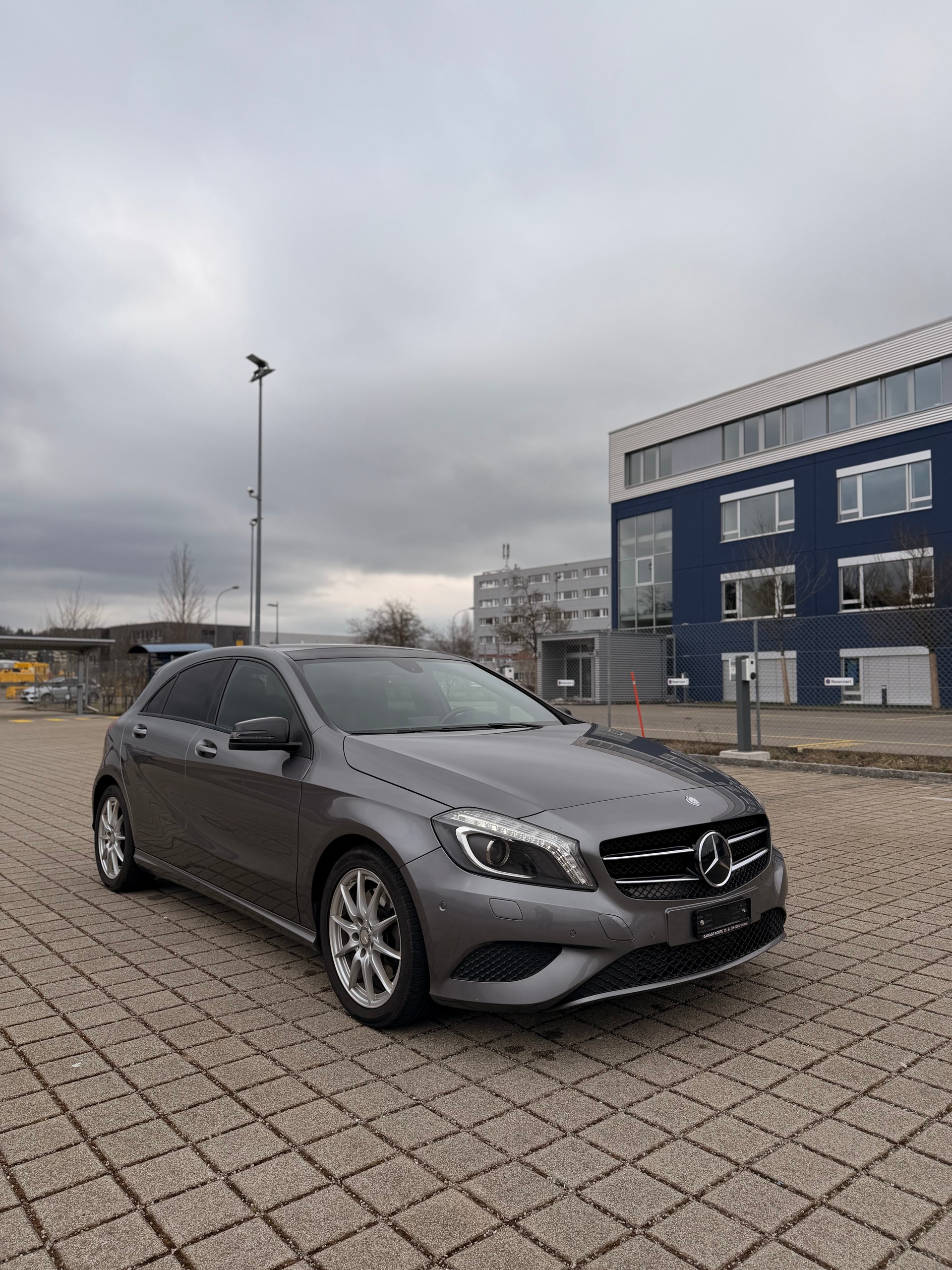 MERCEDES-BENZ A 250 Urban 4Matic 7G-DCT-image-4