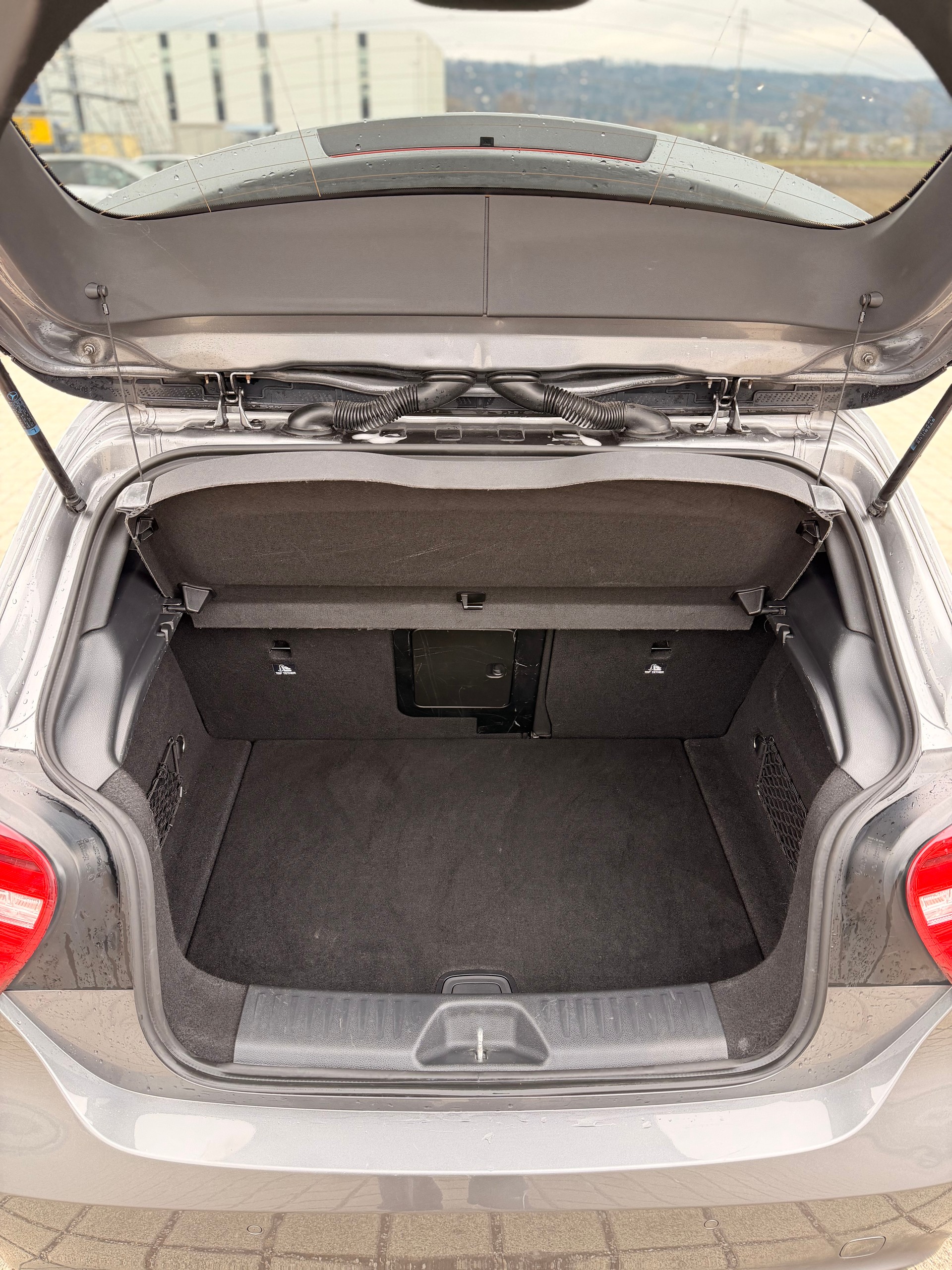 MERCEDES-BENZ A 250 Urban 4Matic 7G-DCT-image-11