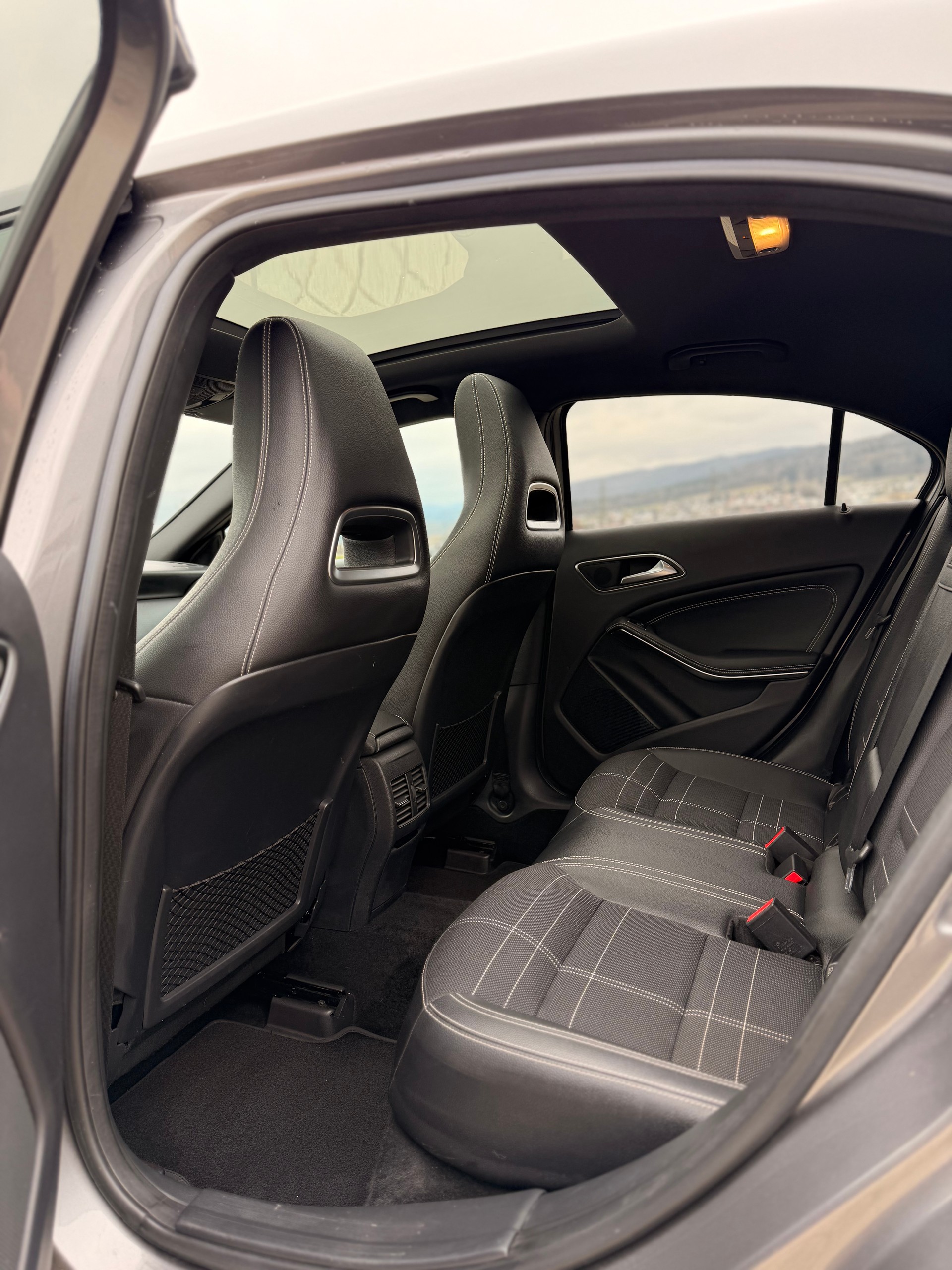 MERCEDES-BENZ A 250 Urban 4Matic 7G-DCT-image-21