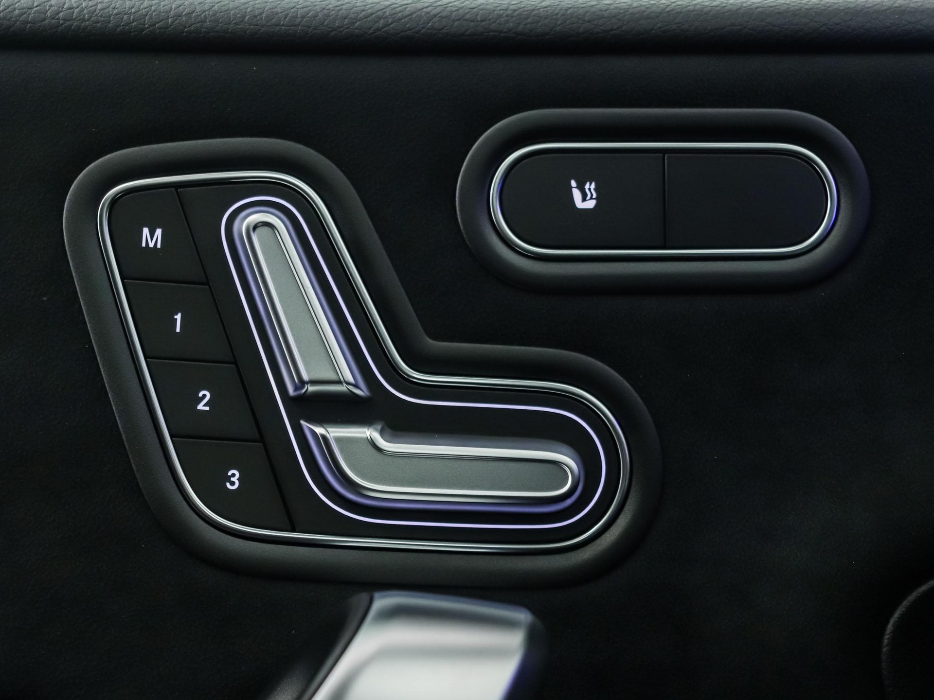 MERCEDES-BENZ A 250 4MATIC-image-12