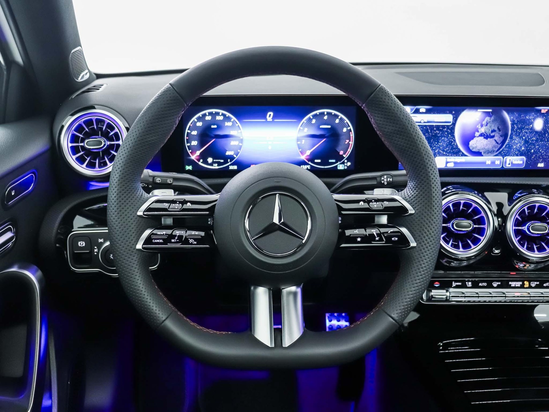 MERCEDES-BENZ A 250 4MATIC-image-10