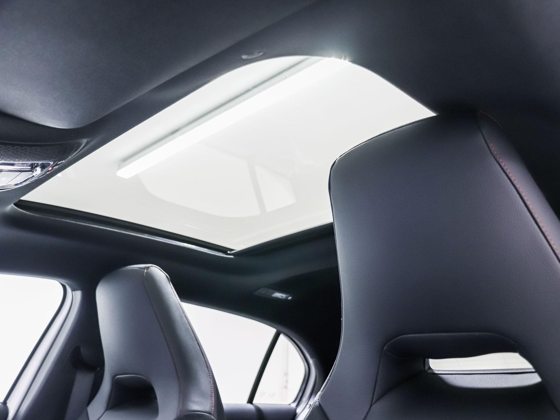 MERCEDES-BENZ A 250 4MATIC-image-8