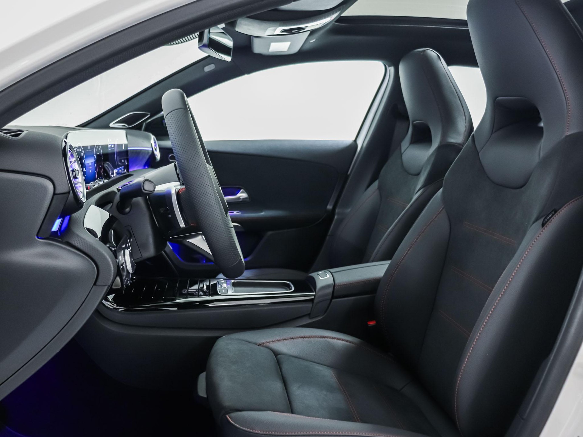 MERCEDES-BENZ A 250 4MATIC-image-6