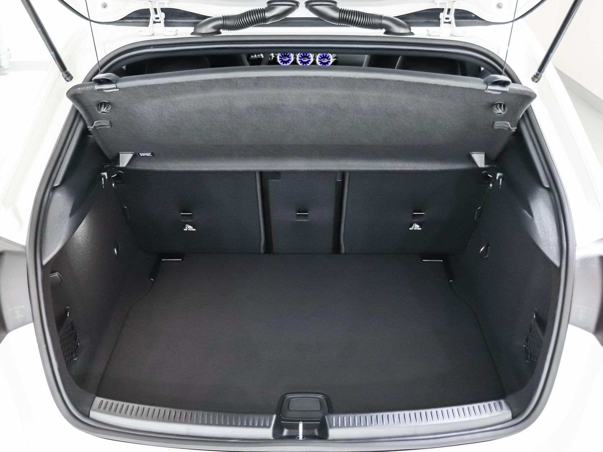 MERCEDES-BENZ A 250 4MATIC-image-13