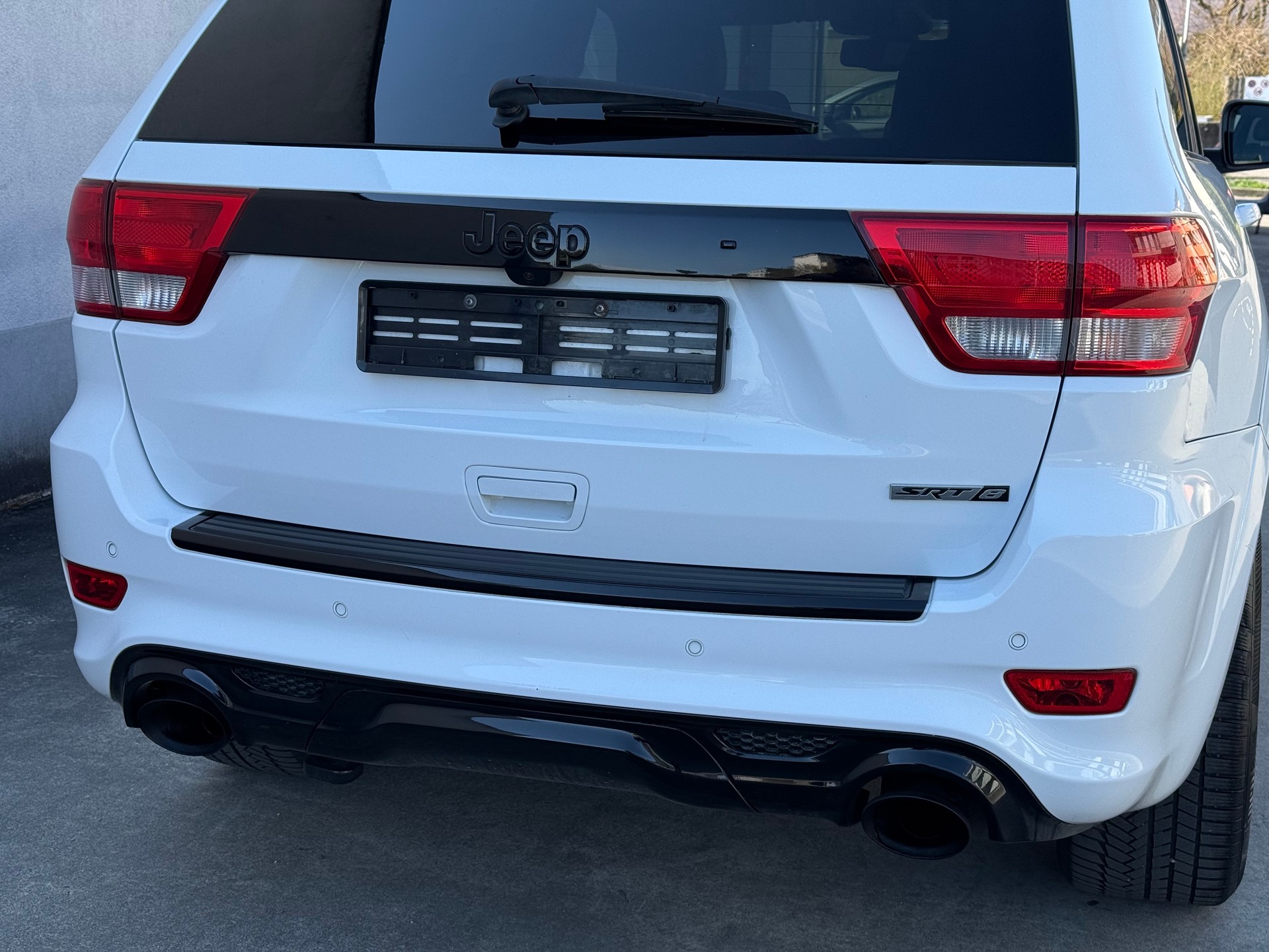 JEEP Grand Cherokee 6.4 SRT8 Automatic-image-8