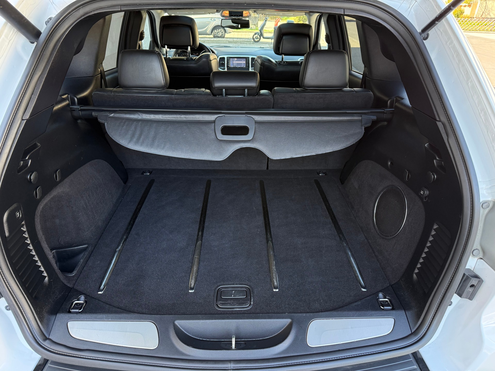 JEEP Grand Cherokee 6.4 SRT8 Automatic-image-13