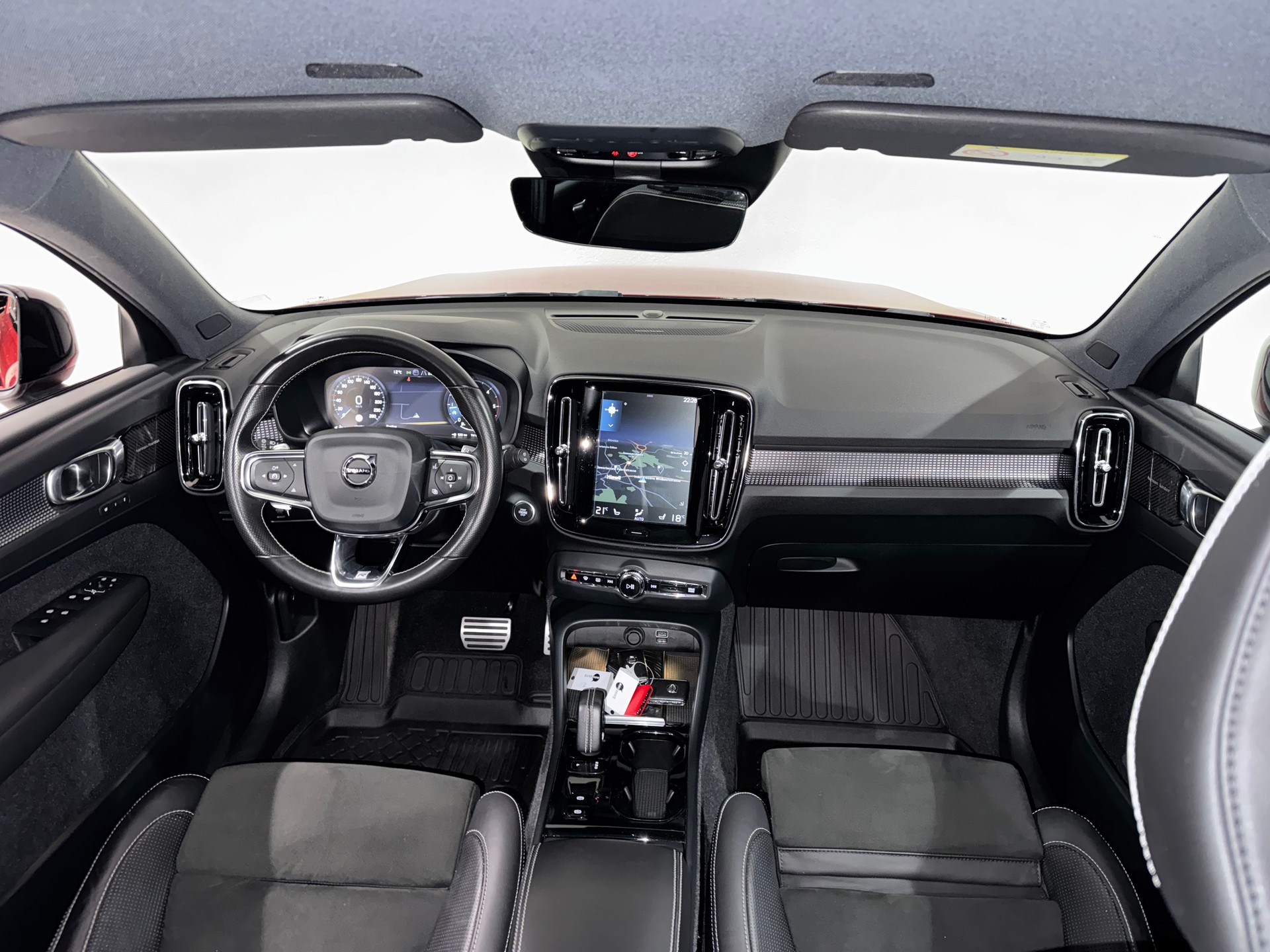 VOLVO XC40 D4 AWD R-Design Geartronic | AHK 2100Kg |-image-16