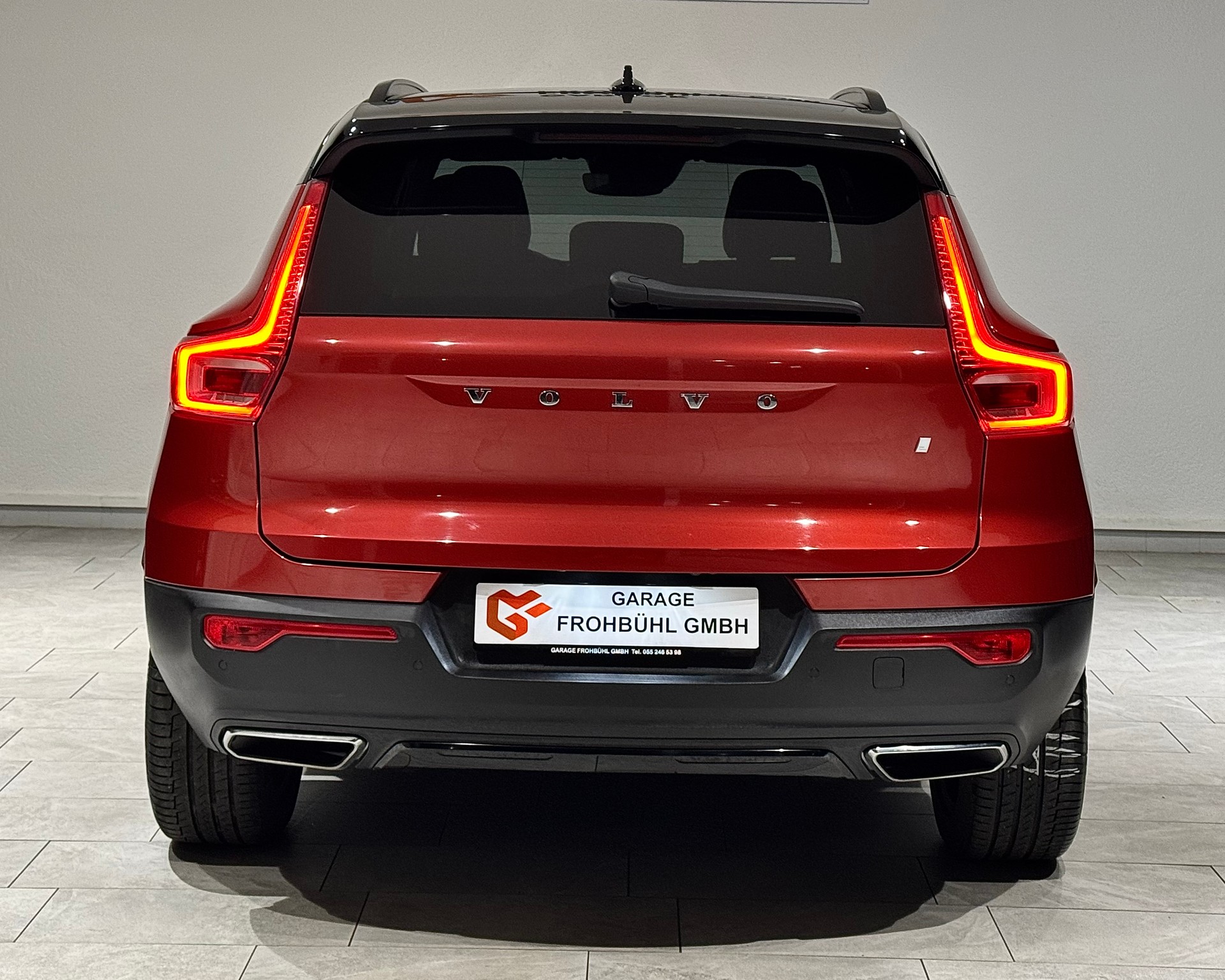 VOLVO XC40 D4 AWD R-Design Geartronic | AHK 2100Kg |-image-5