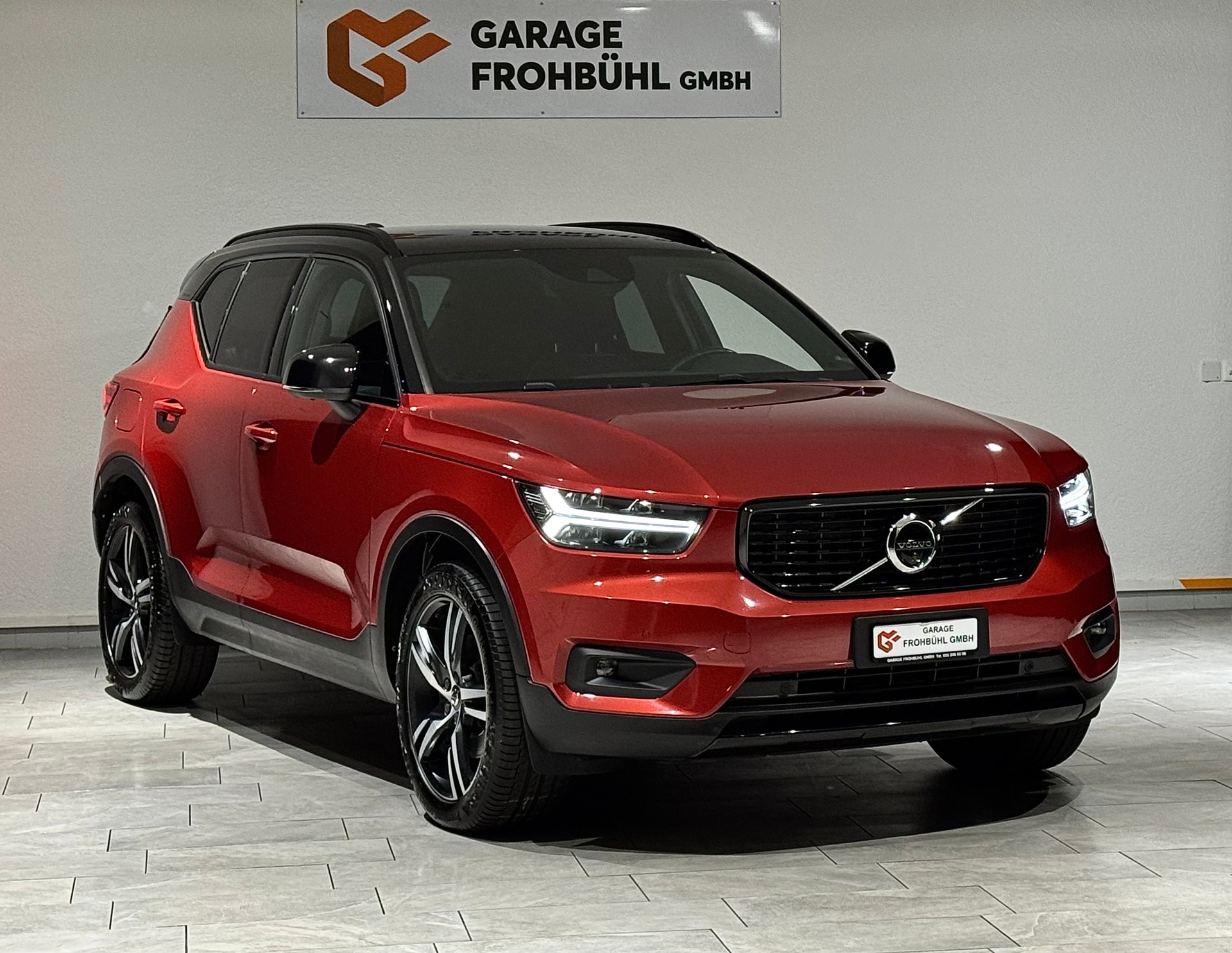 VOLVO XC40 D4 AWD R-Design Geartronic | AHK 2100Kg |-image-2