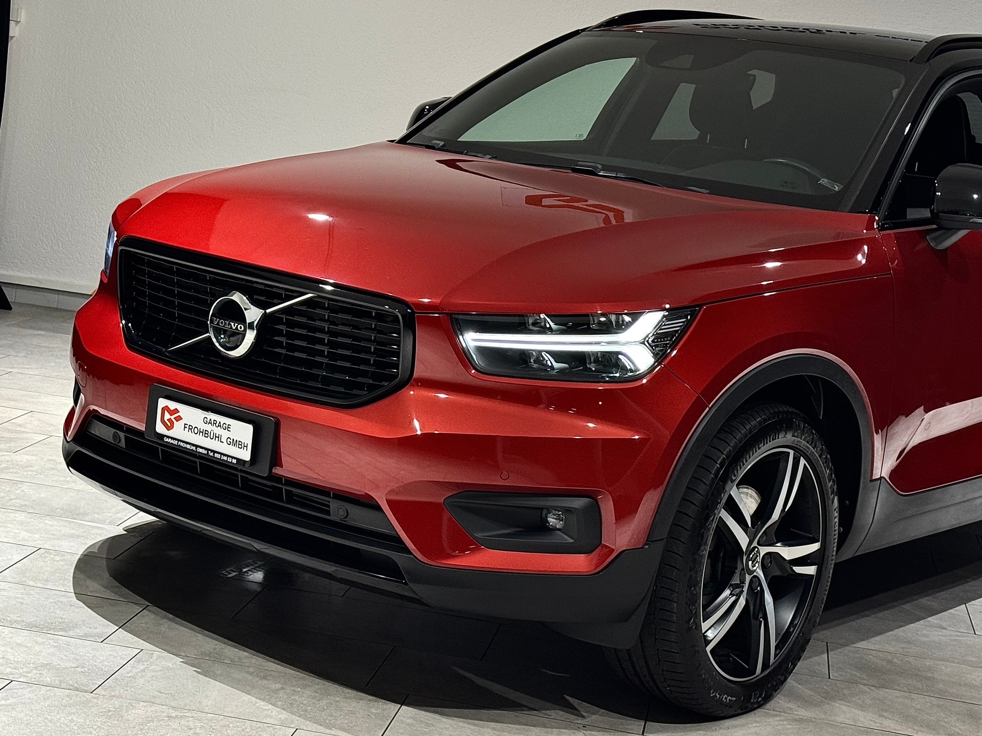 VOLVO XC40 D4 AWD R-Design Geartronic | AHK 2100Kg |-image-9