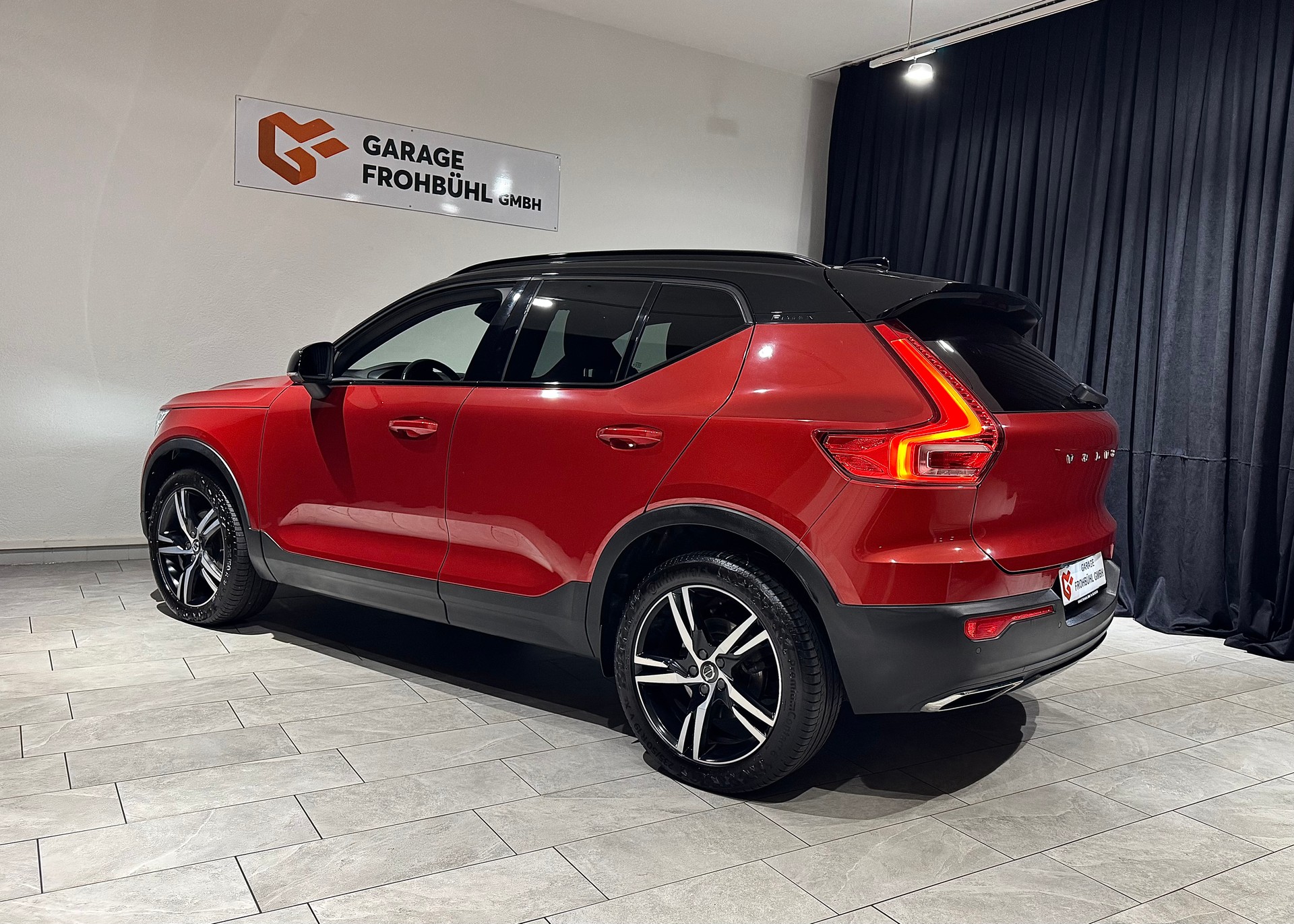 VOLVO XC40 D4 AWD R-Design Geartronic | AHK 2100Kg |-image-6