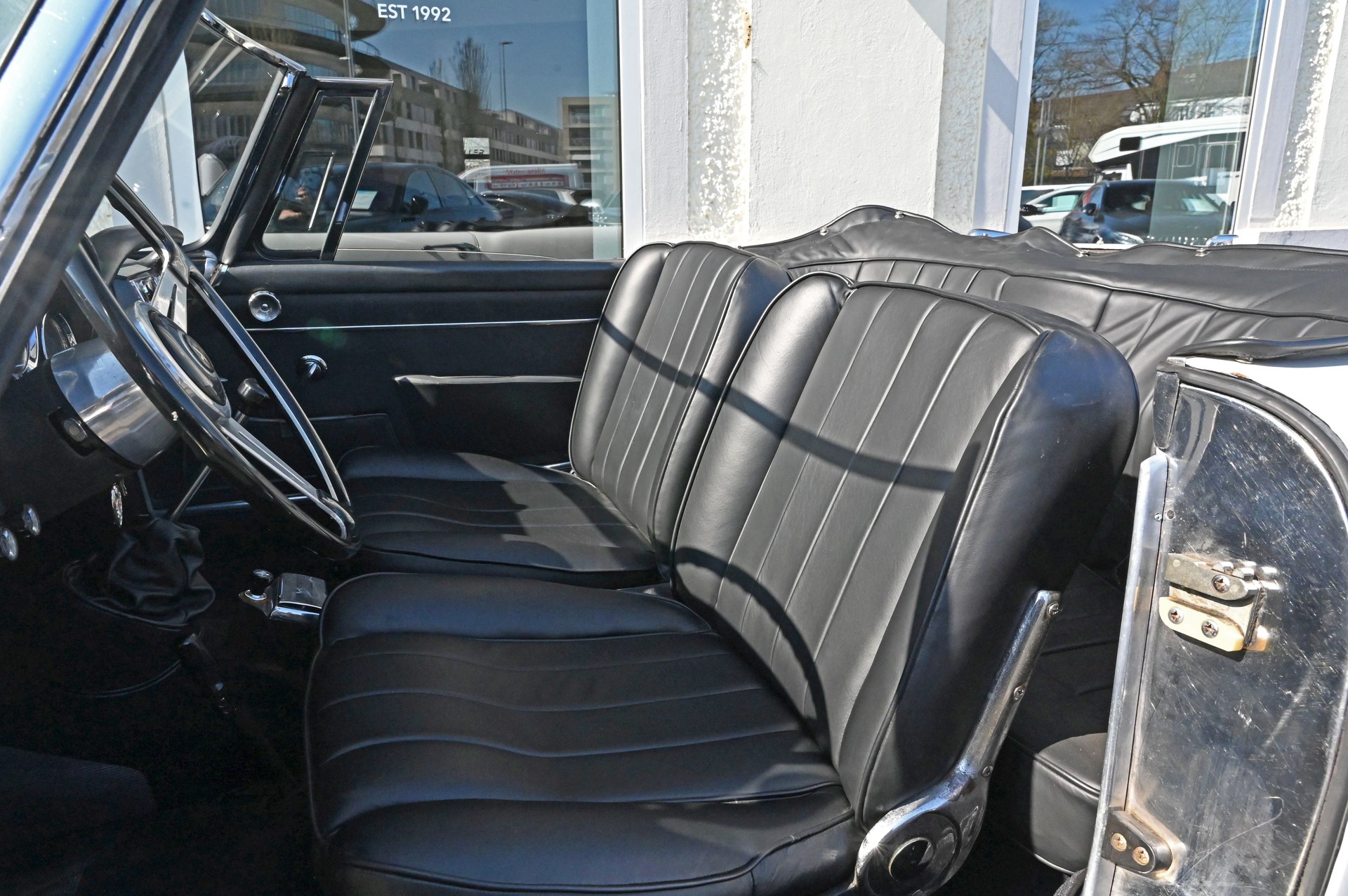 ALFA ROMEO 2600 Touring Spider-image-10