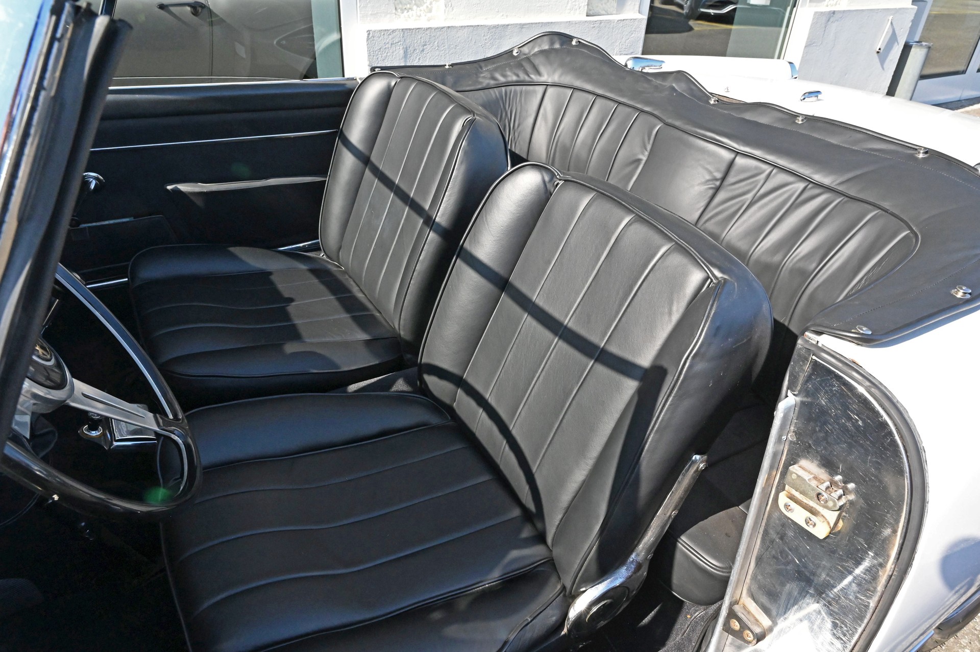 ALFA ROMEO 2600 Touring Spider-image-11