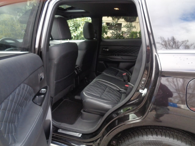 MITSUBISHI Outlander 2.4 PHEV Diamond 4WD Automatic-image-7
