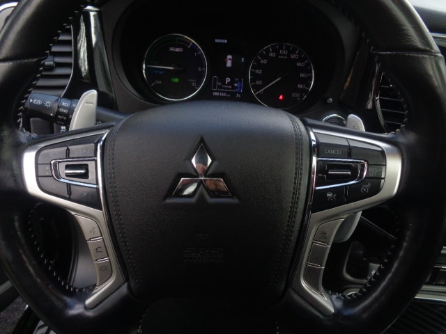 MITSUBISHI Outlander 2.4 PHEV Diamond 4WD Automatic-image-11