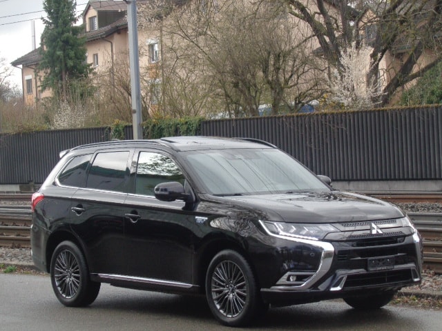 MITSUBISHI Outlander 2.4 PHEV Diamond 4WD Automatic-image-12