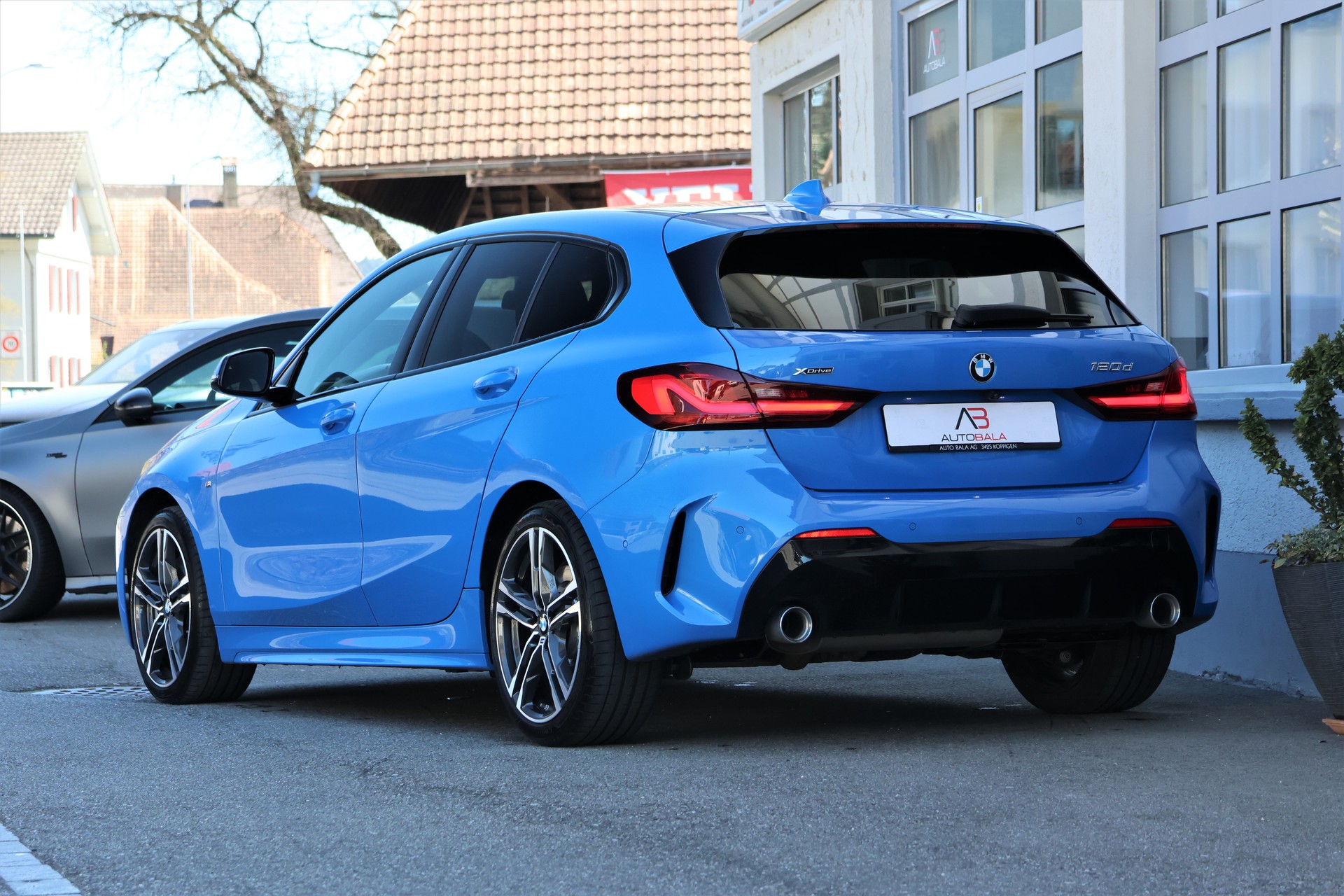 BMW 120d xDrive Steptronic M Sport (CH)-image-2