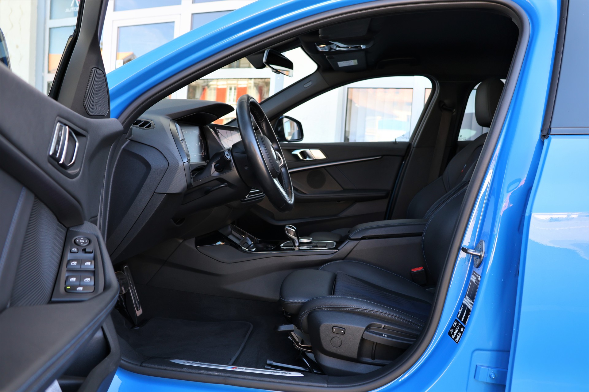BMW 120d xDrive Steptronic M Sport (CH)-image-8