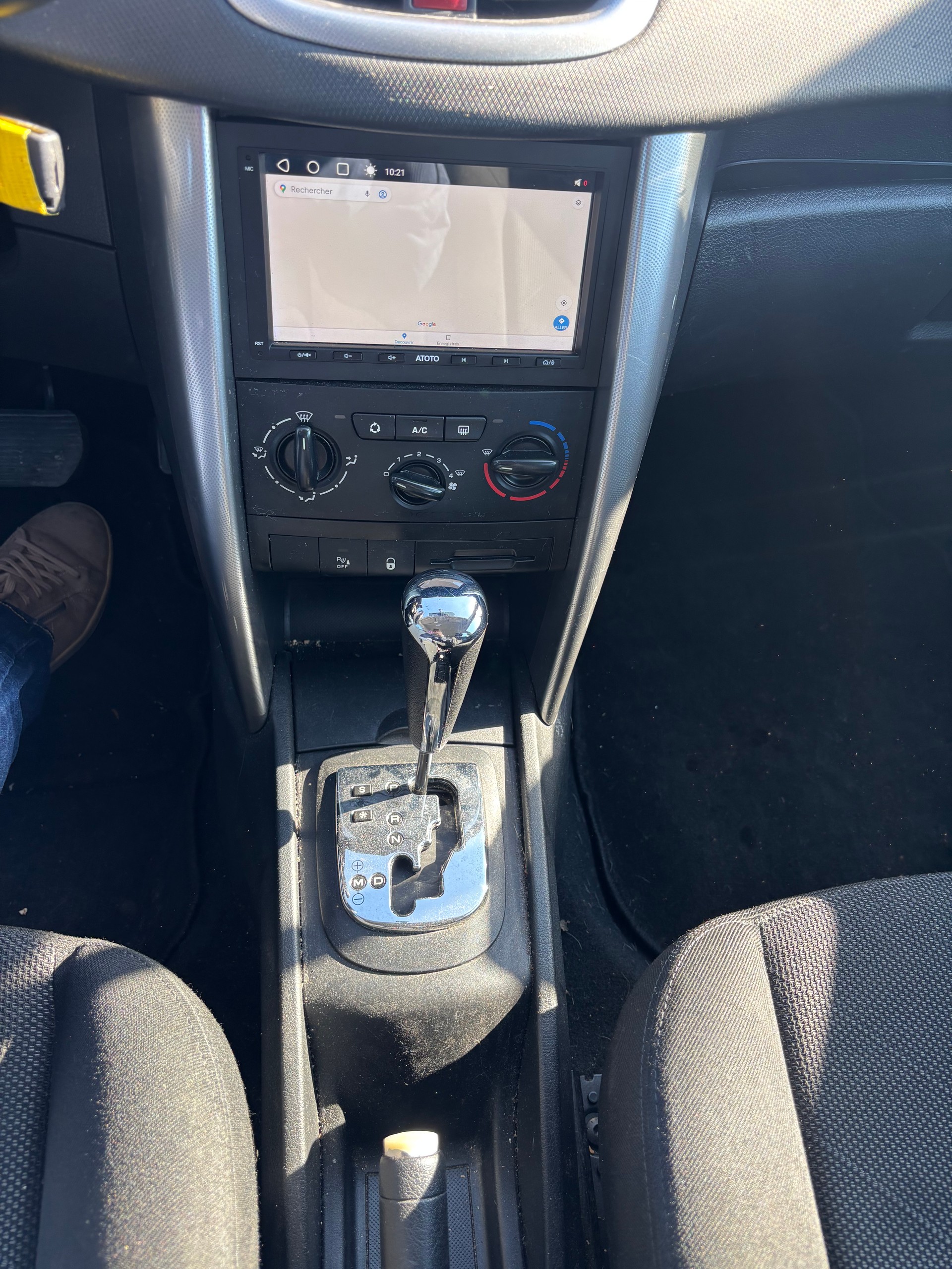 PEUGEOT 207 1.6 16V Sport Automatic-image-11