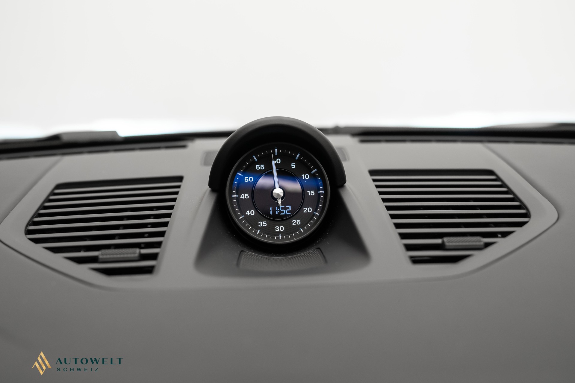 PORSCHE 911 Targa 4S-image-10