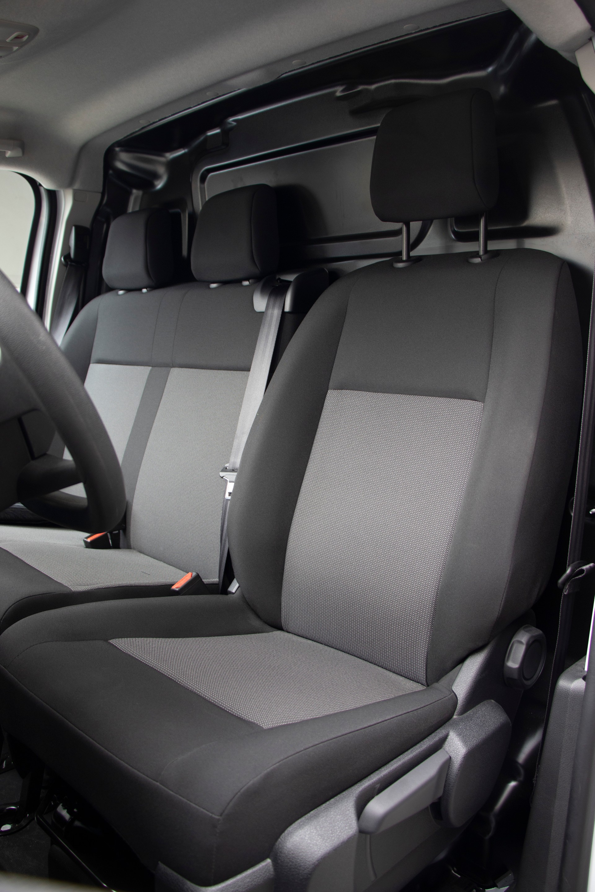 PEUGEOT Expert 2.0 BlueHDi 145 S&S Standard EAT8-image-4