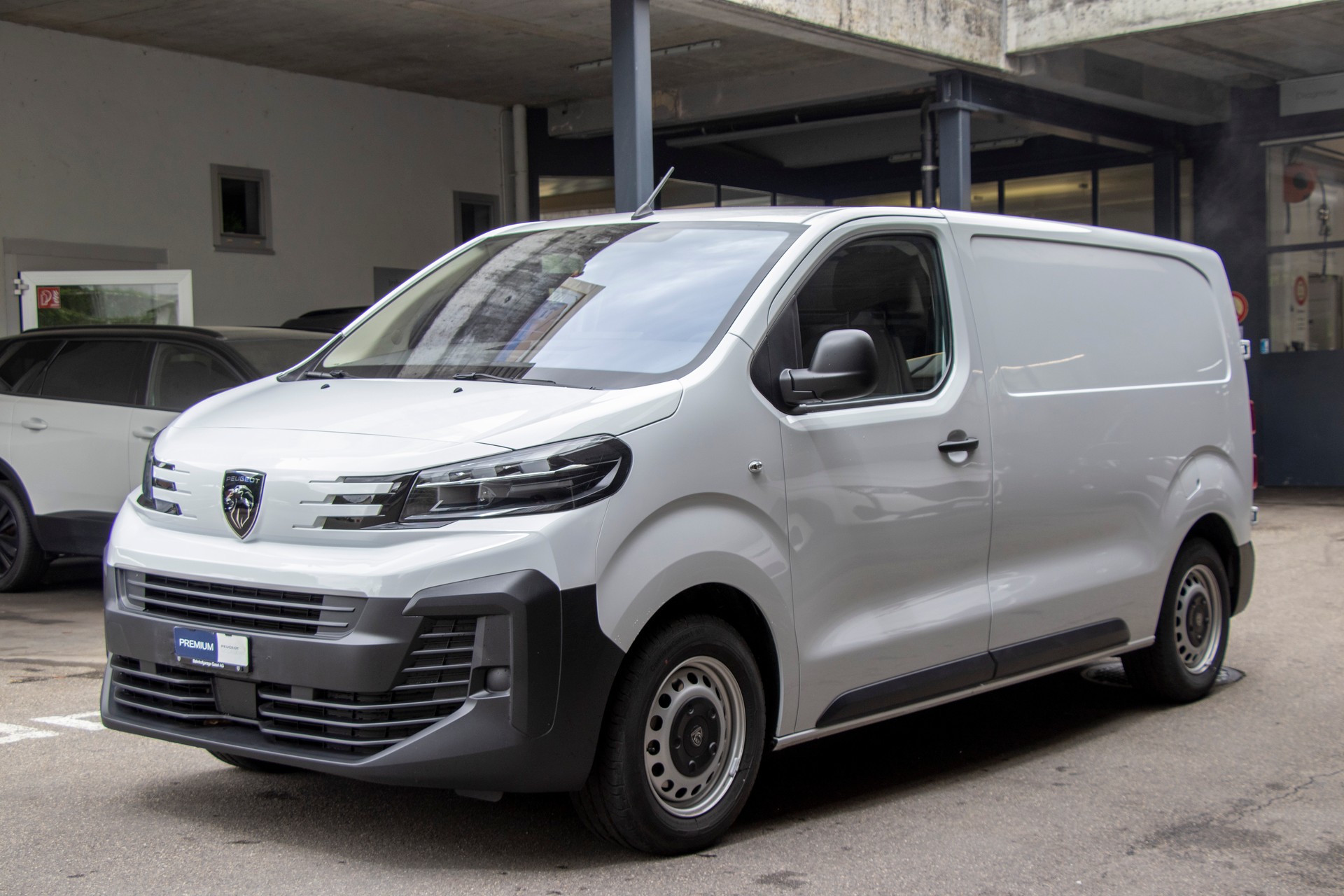 PEUGEOT Expert 2.0 BlueHDi 145 S&S Standard EAT8