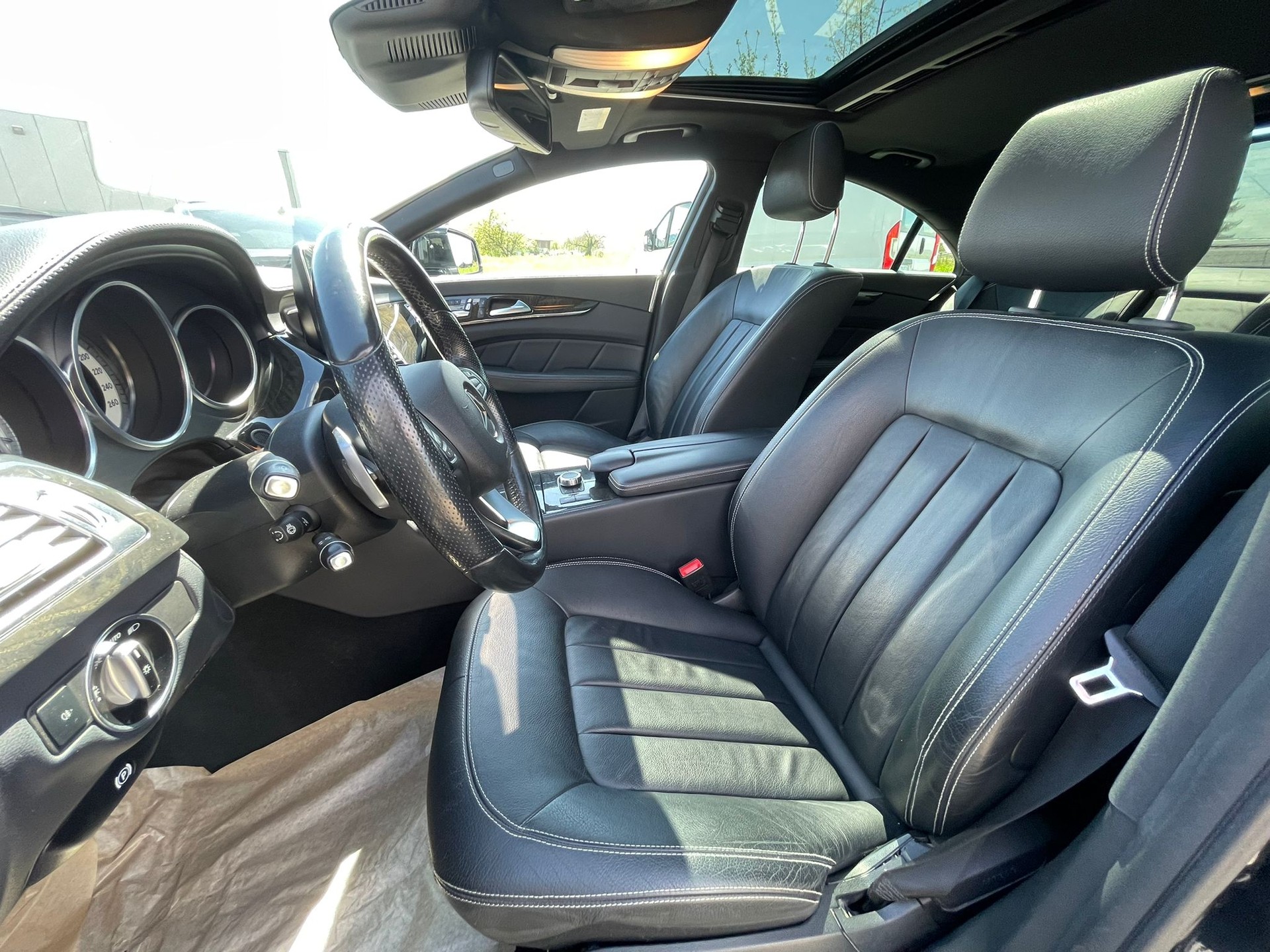 MERCEDES-BENZ CLS 350 d 4Matic 9G-Tronic-image-9