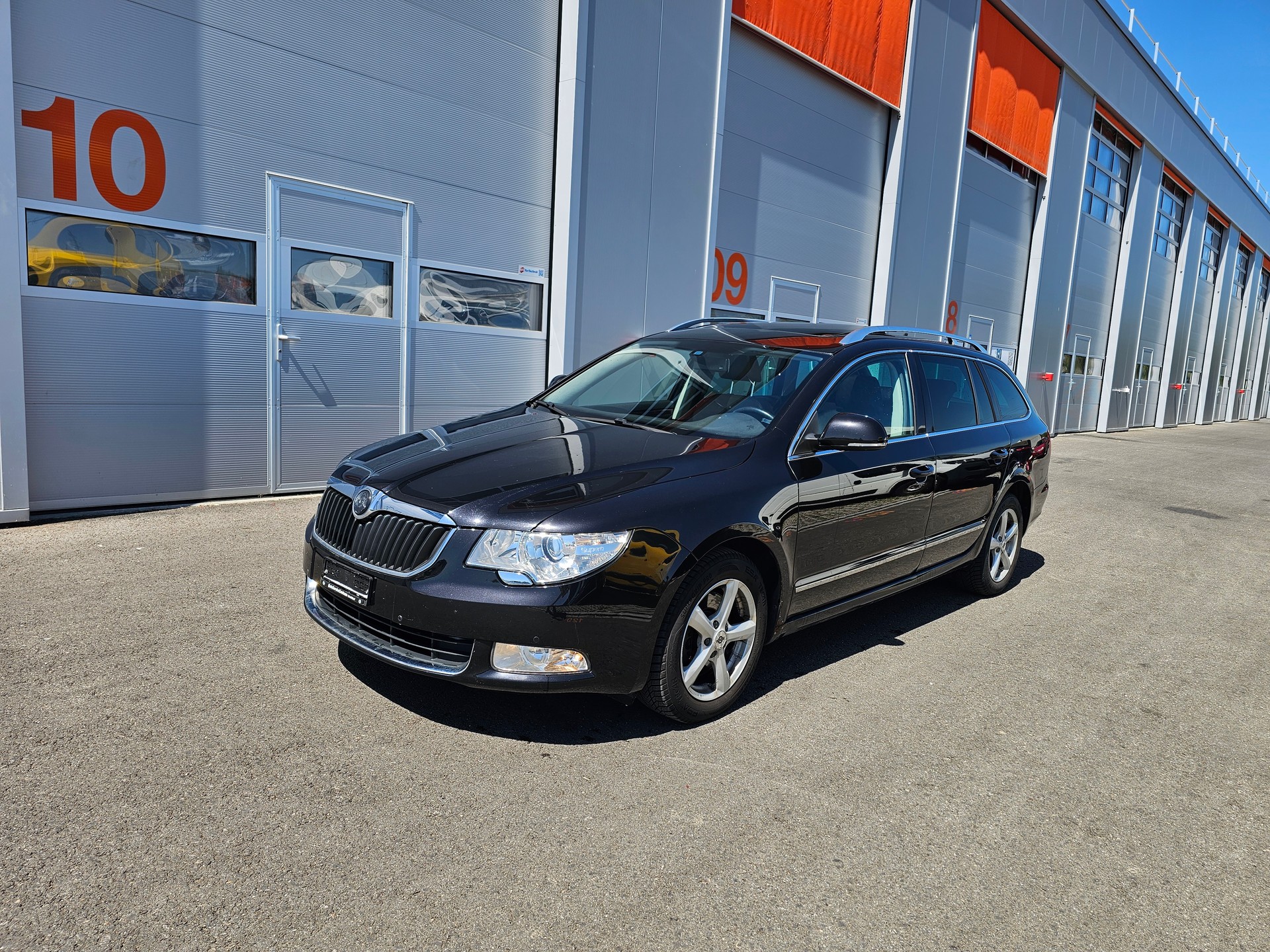 SKODA Superb Combi 2.0 TDi AllDrive4x4 DSG-image-0