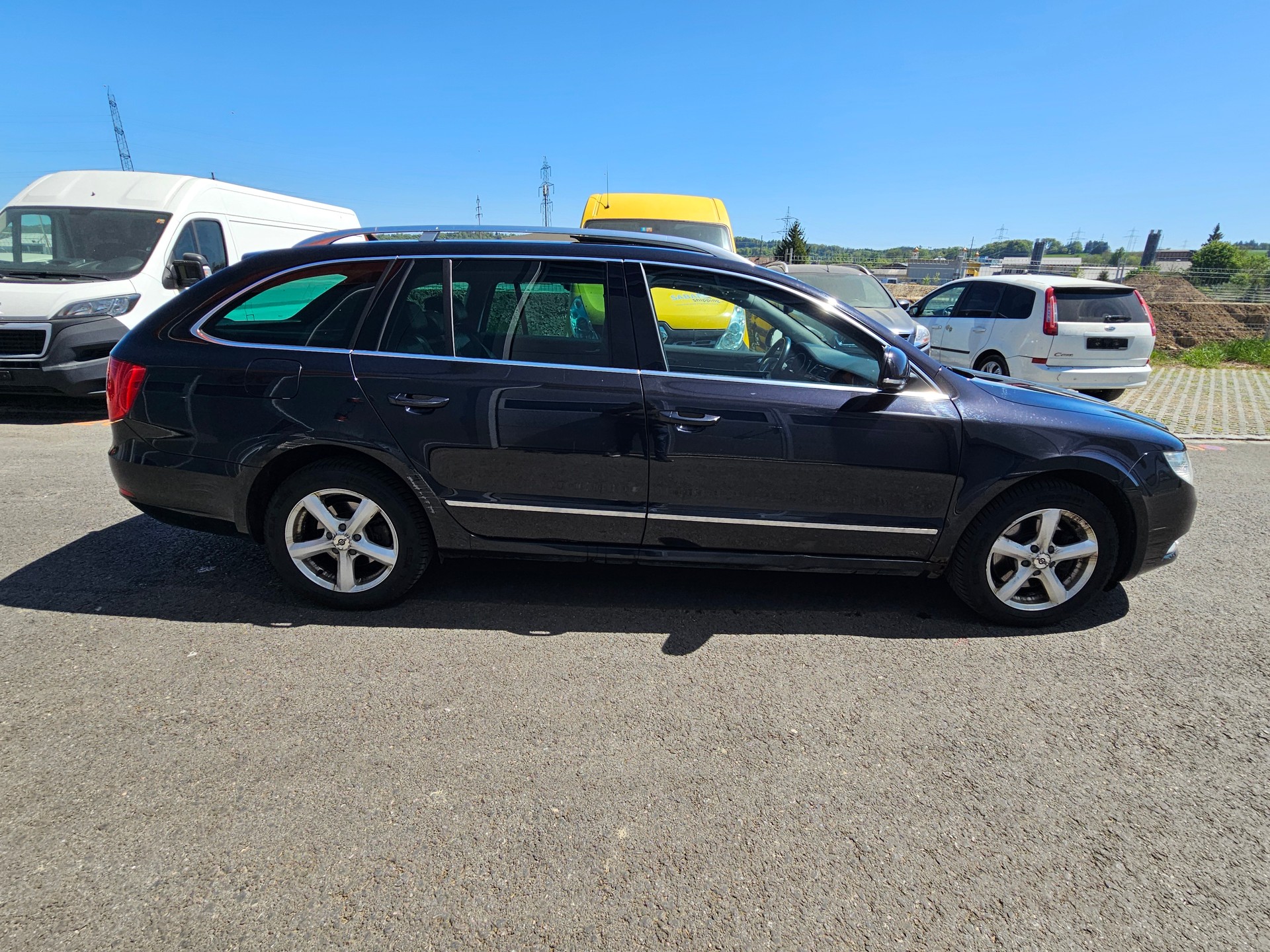 SKODA Superb Combi 2.0 TDi AllDrive4x4 DSG-image-4
