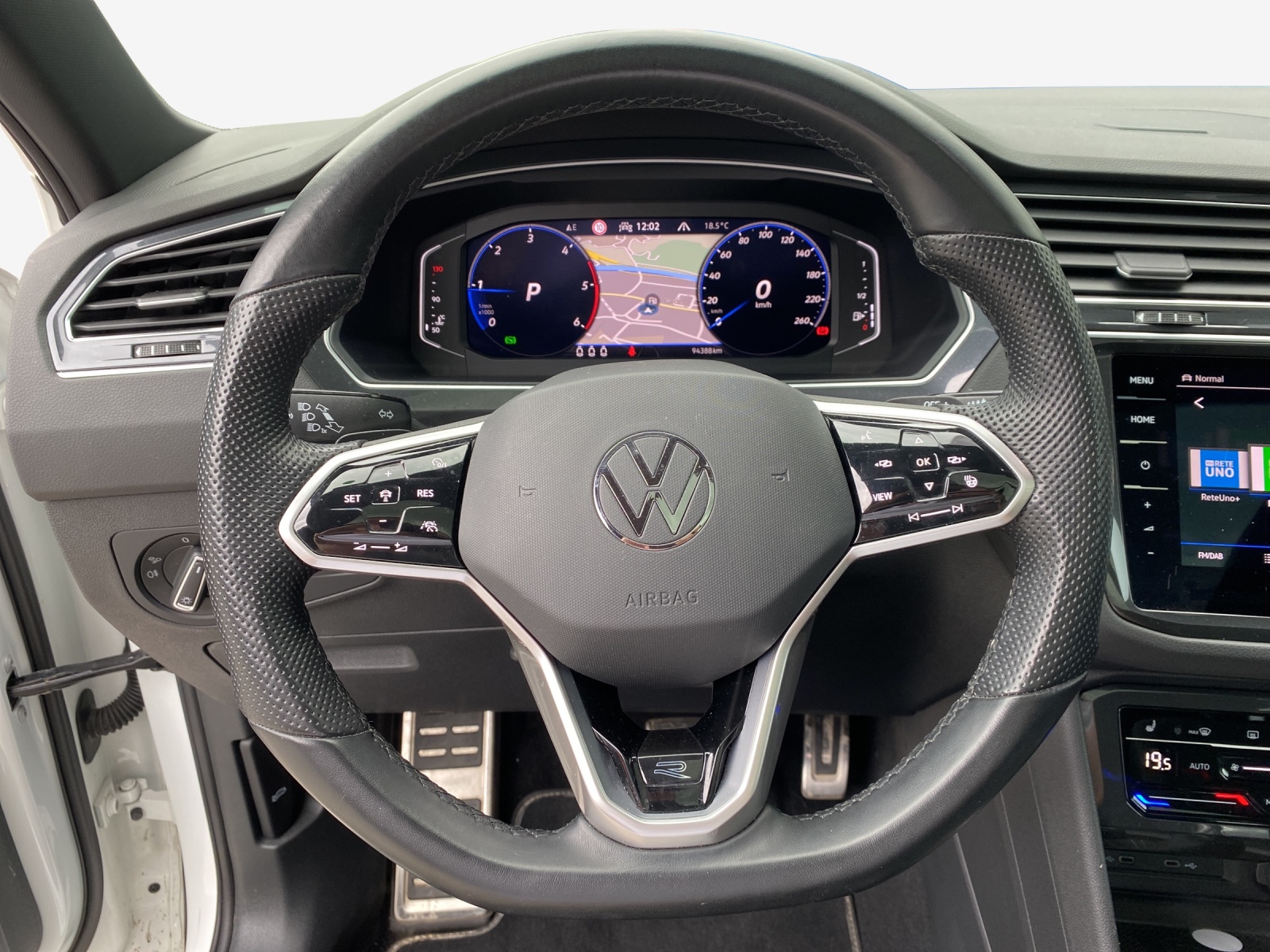 VW Tiguan 2.0 TDI SCR Selection 4Motion DSG-image-9