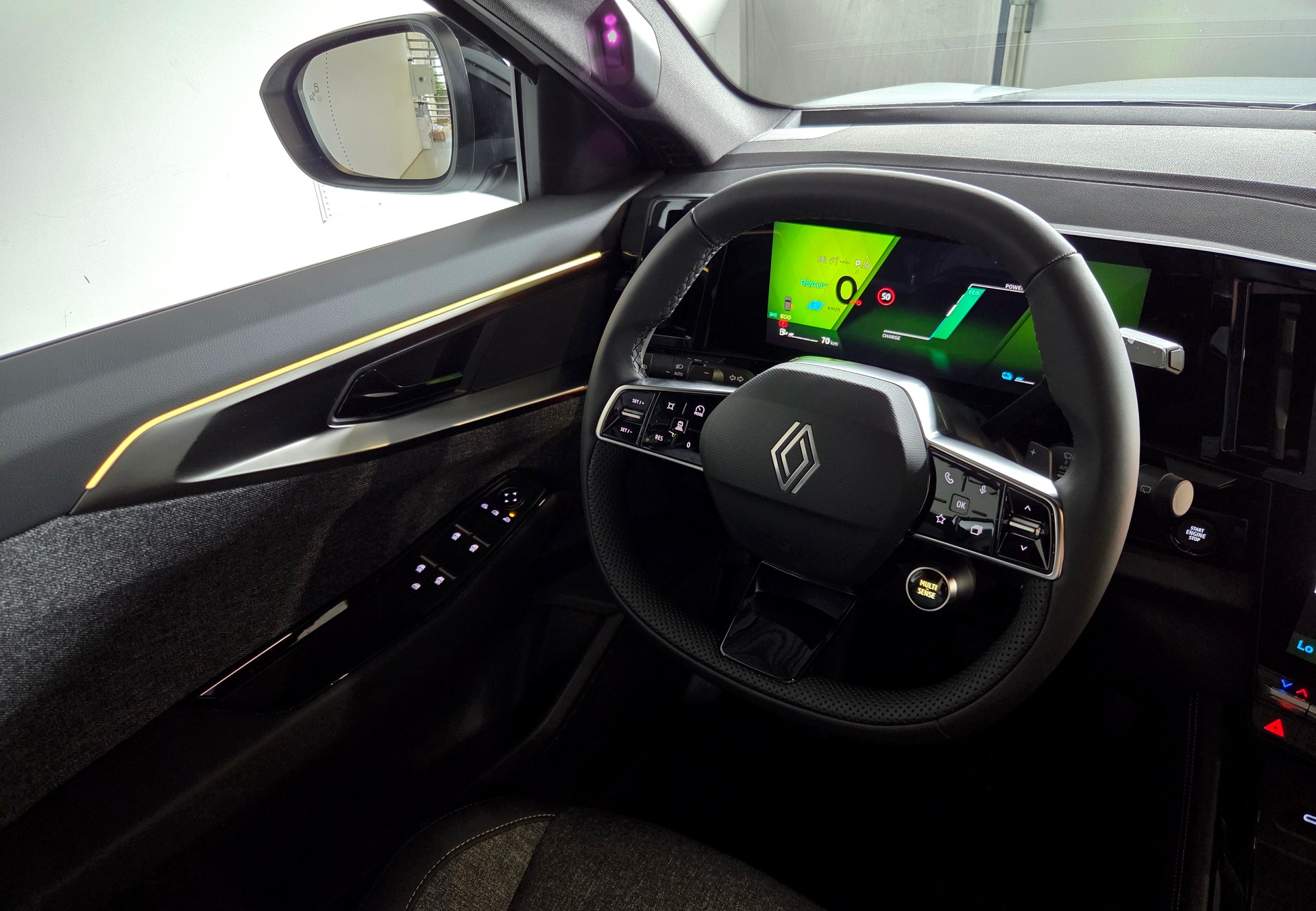 RENAULT Espace 1.2 E-Tech techno-showroom-element-3