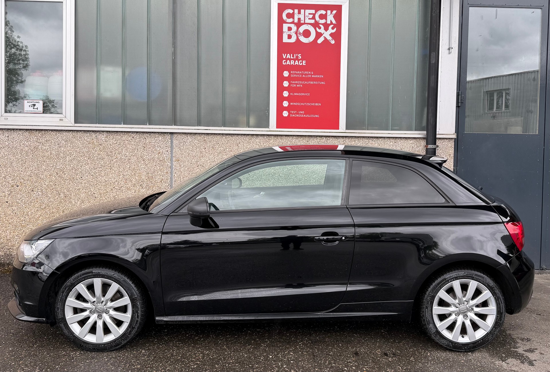 AUDI A1 1.4 TFSI Ambition S-tronic-image-1