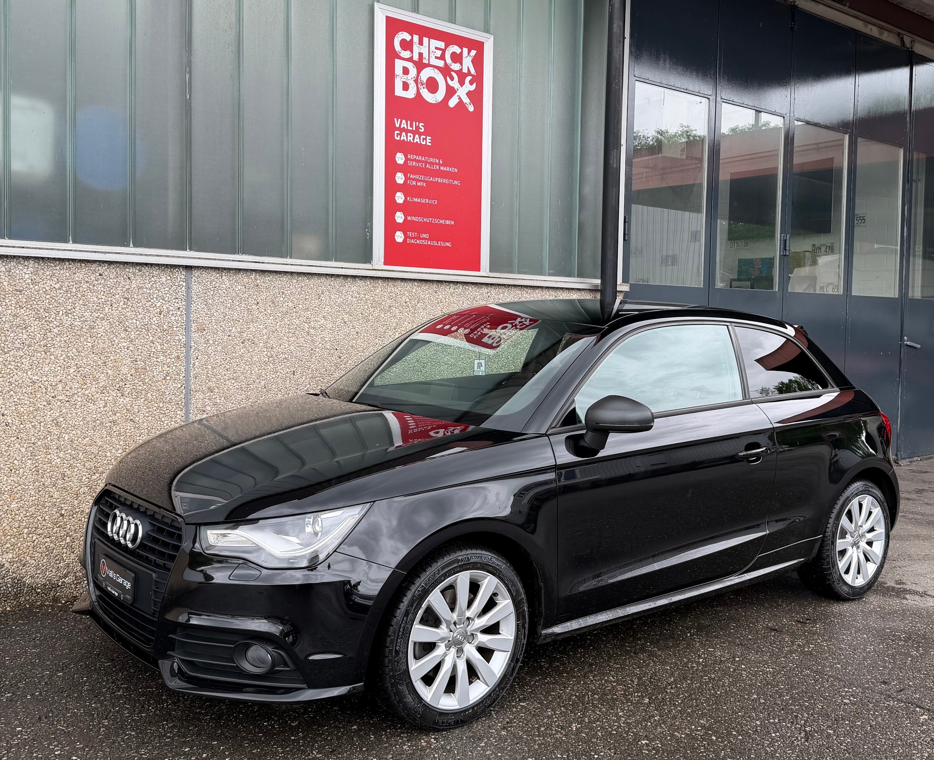 AUDI A1 1.4 TFSI Ambition S-tronic-image-0