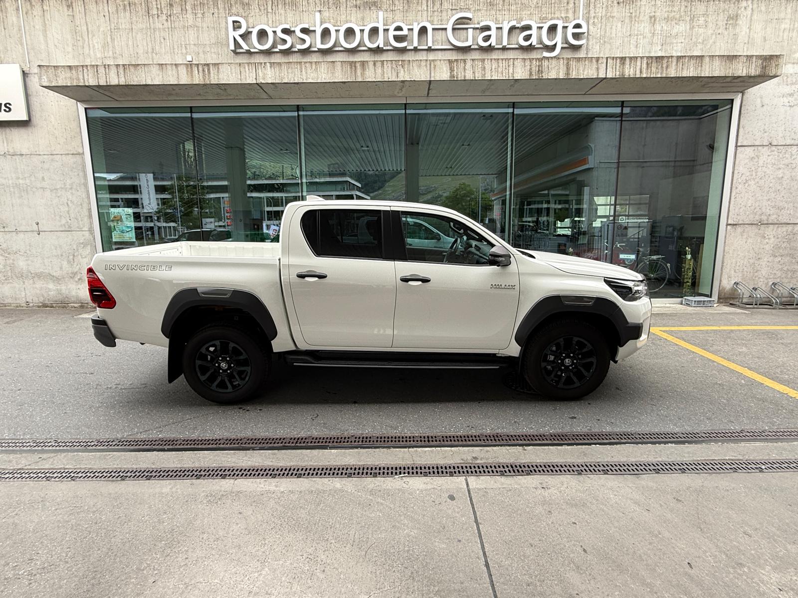 TOYOTA Hilux 2.8d MHEV Invincible Double Cab 4x4-image-1