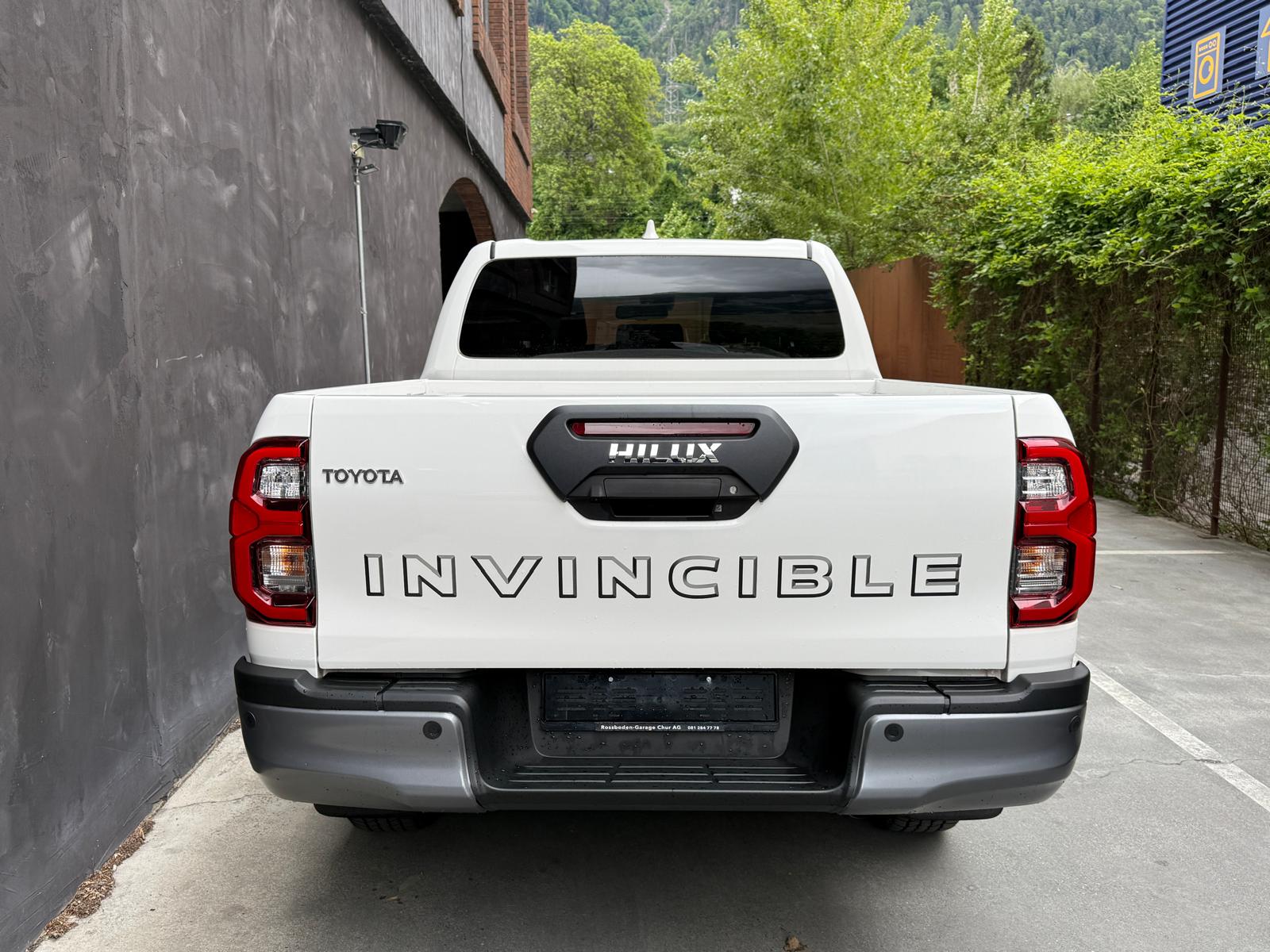 TOYOTA Hilux 2.8d MHEV Invincible Double Cab 4x4-image-5