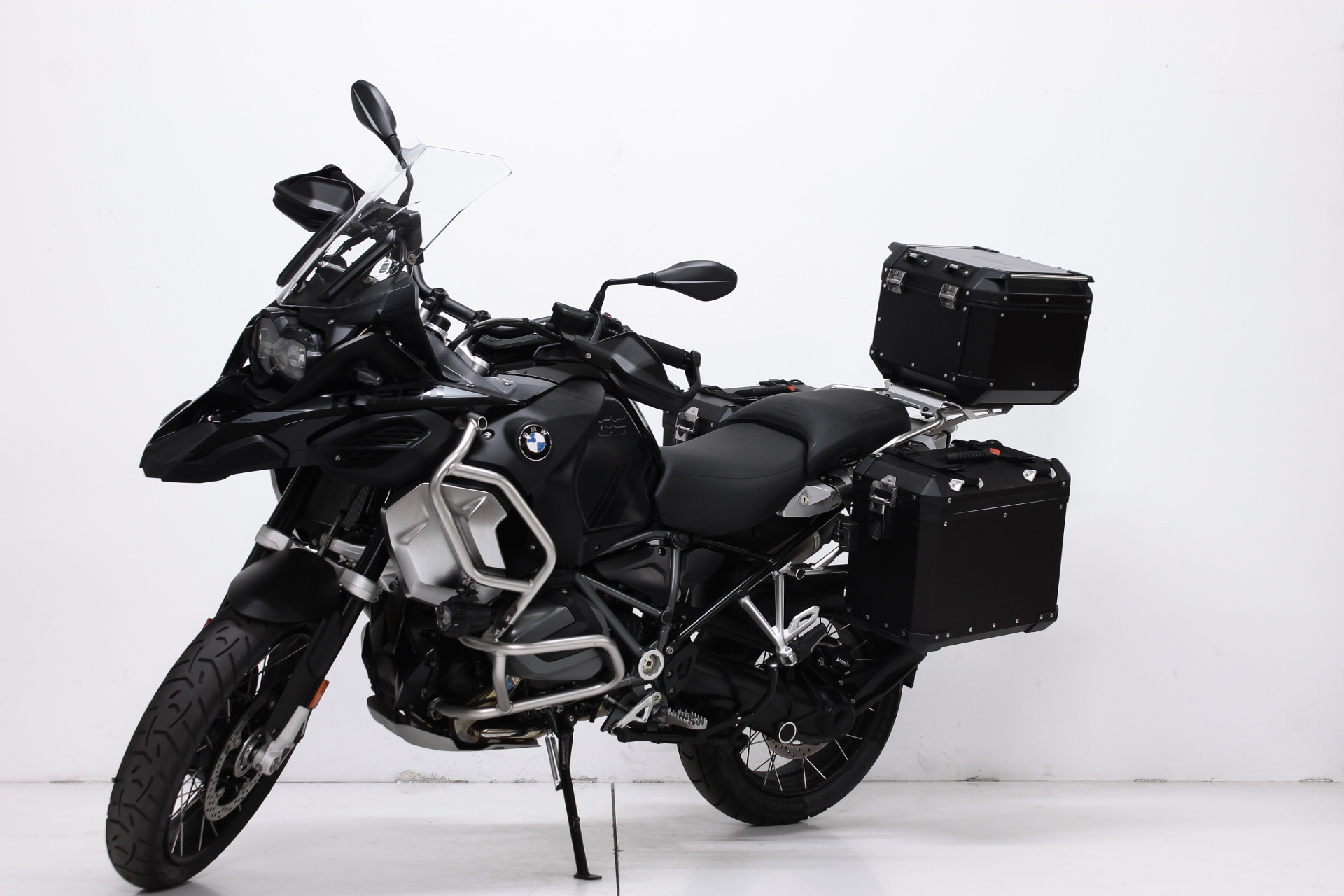 BMW R 1250 GS Adventure Triple Black-showroom-element-3