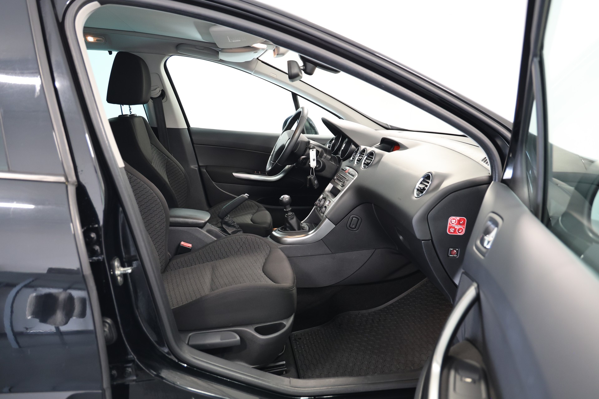 PEUGEOT 308 SW 1.6 16V Turbo Sport Pack-image-8