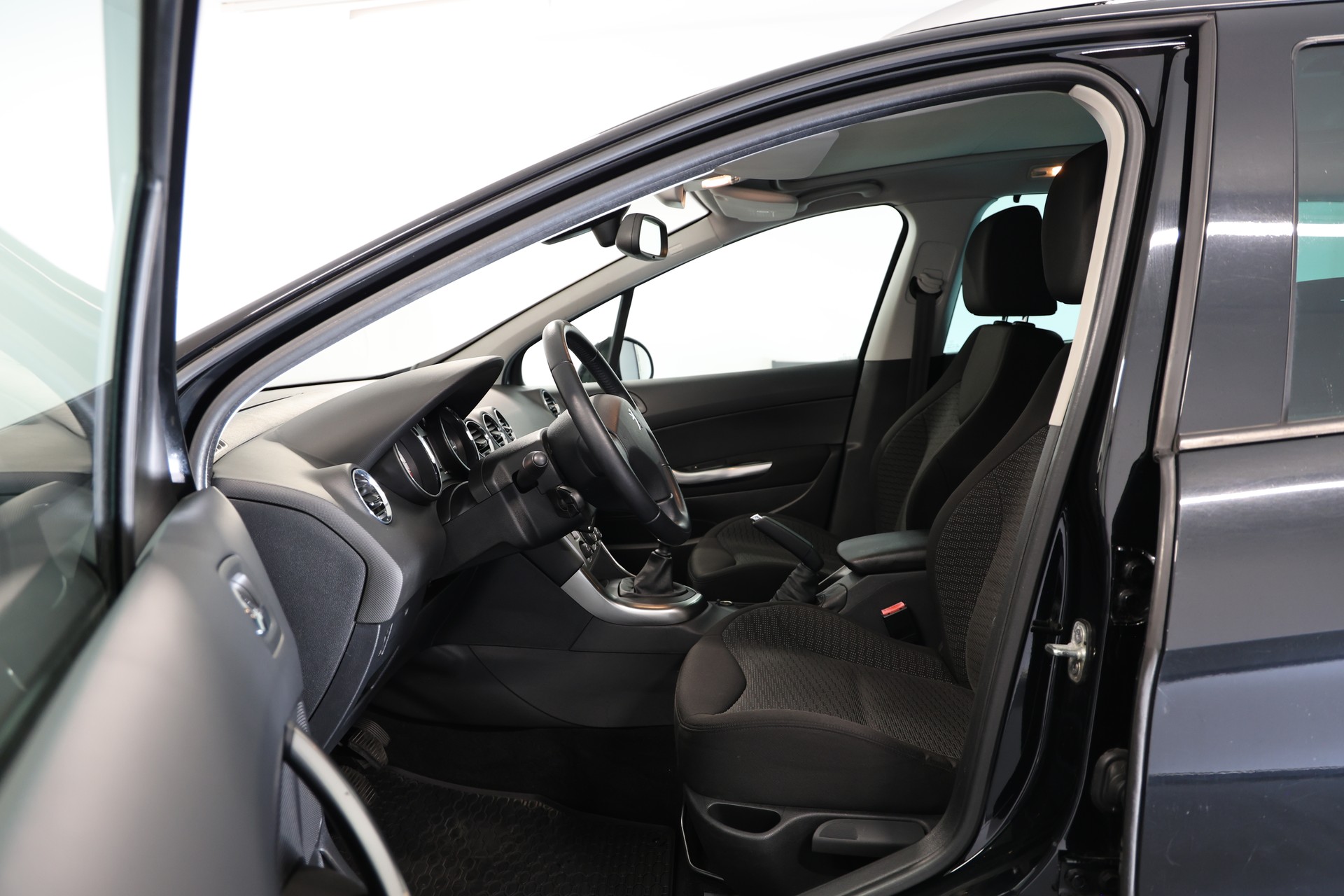 PEUGEOT 308 SW 1.6 16V Turbo Sport Pack-image-5