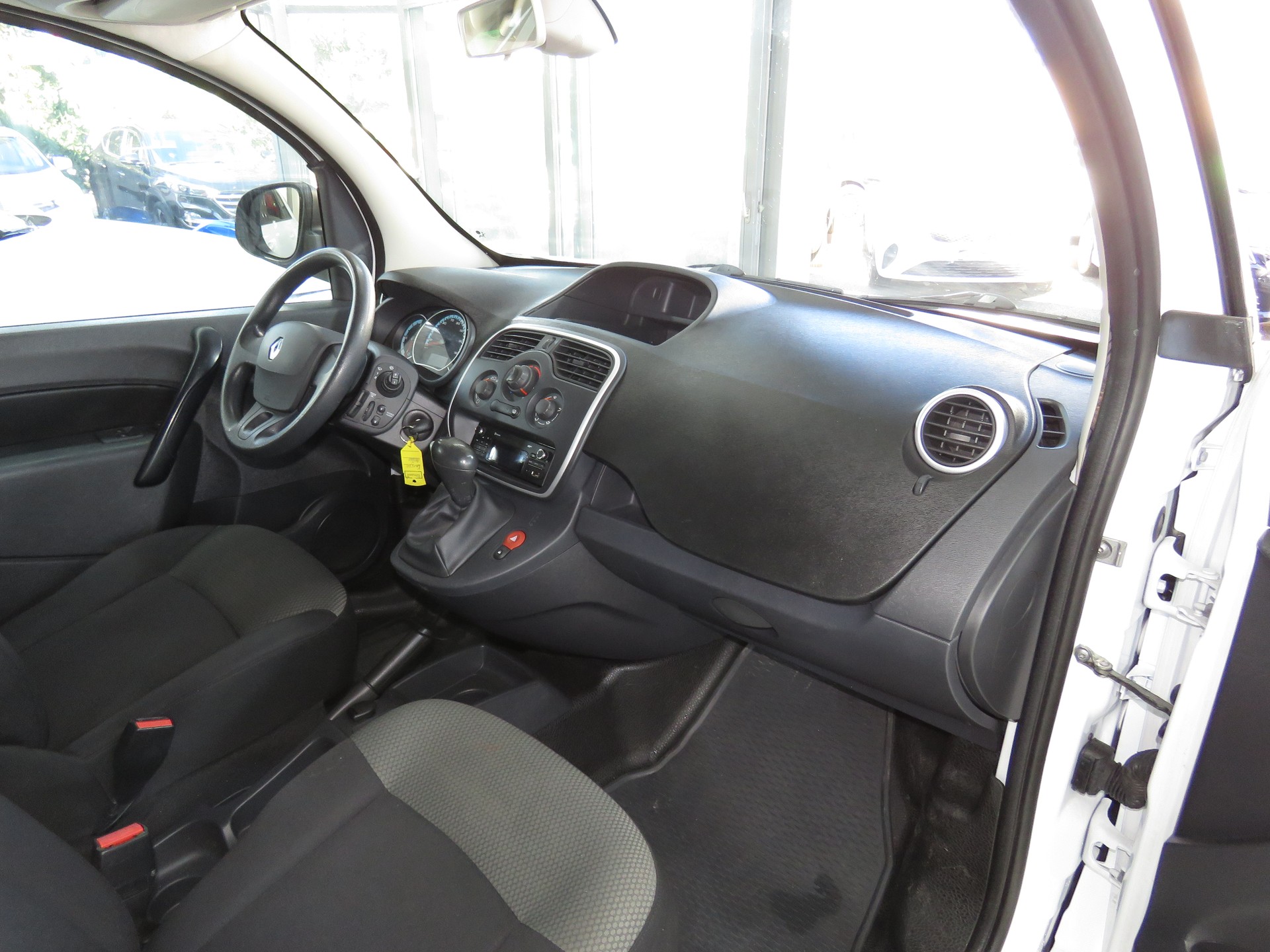 RENAULT Kangoo Z.E. Business (Automat)-image-10