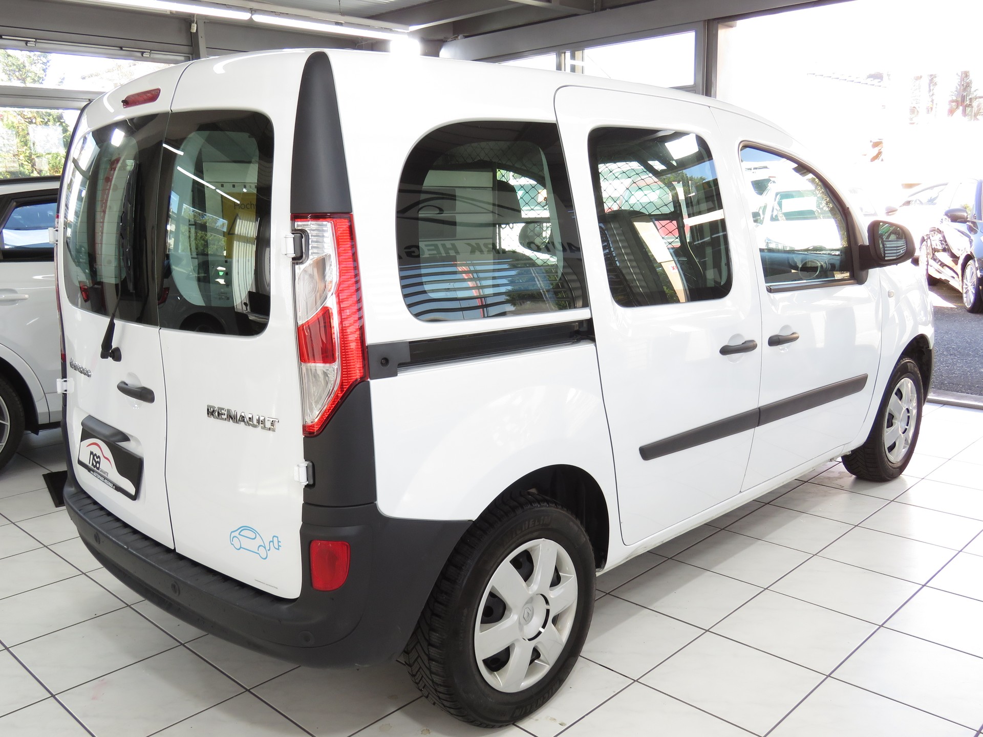 RENAULT Kangoo Z.E. Business (Automat)-showroom-element-3