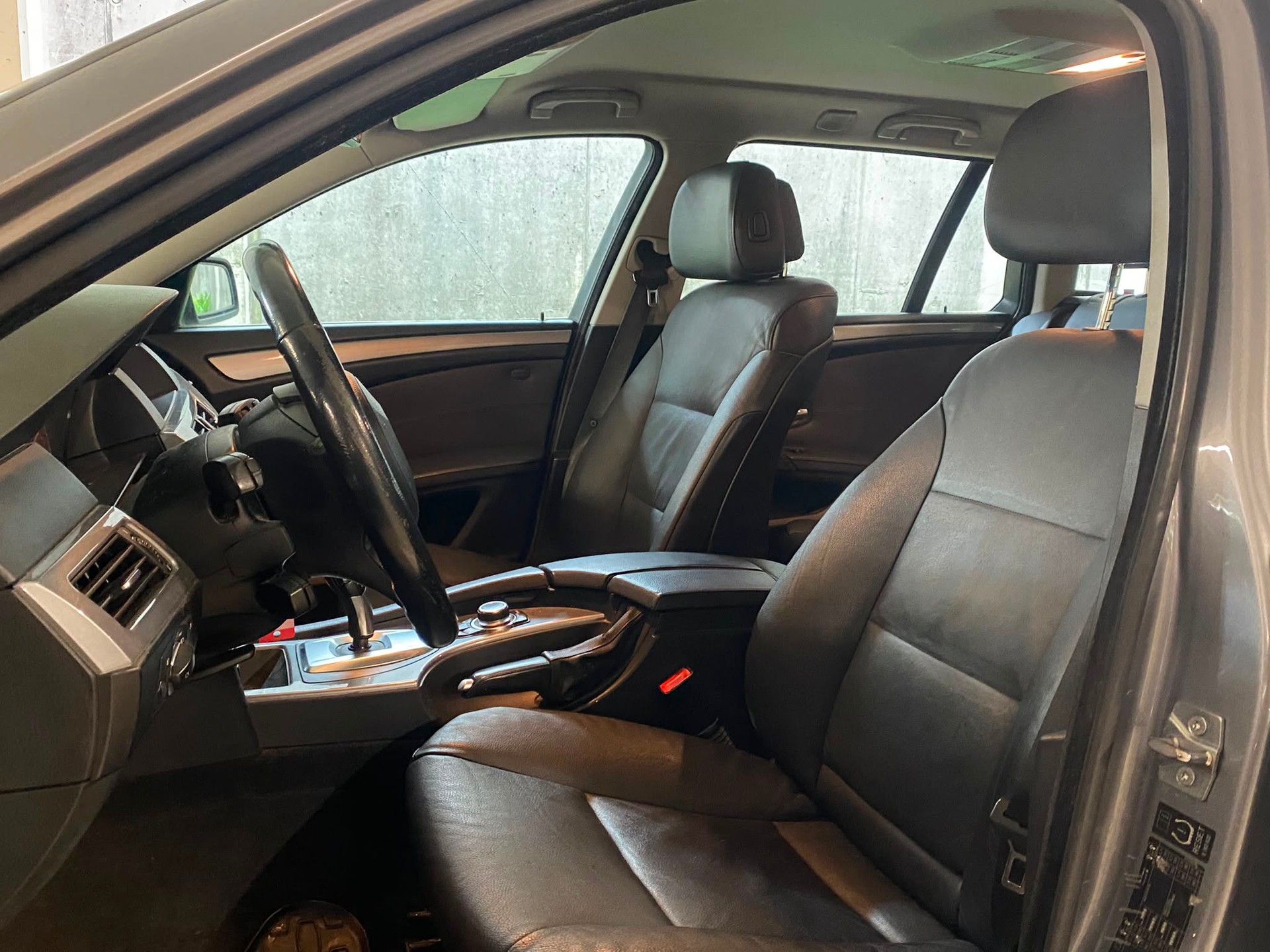 BMW 525i Touring Steptronic-image-11