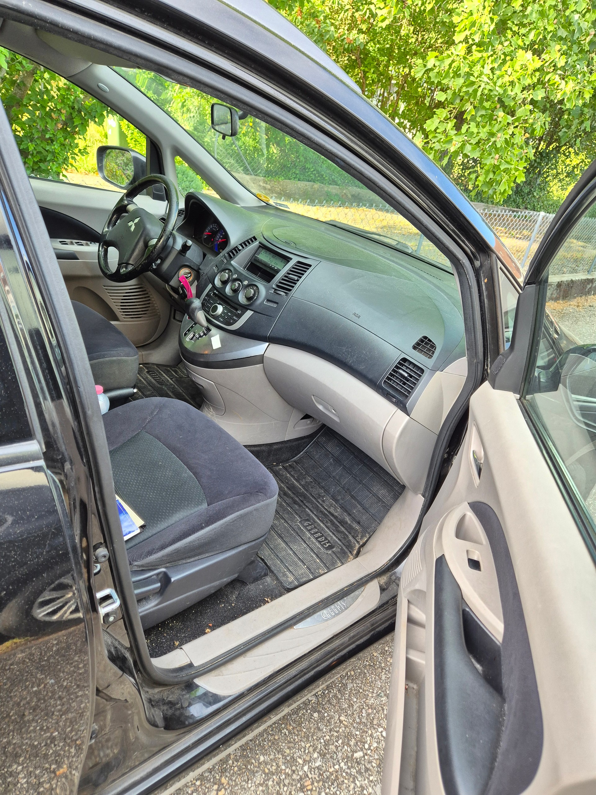 MITSUBISHI Grandis 2.4 16V Motion Automatic-image-7