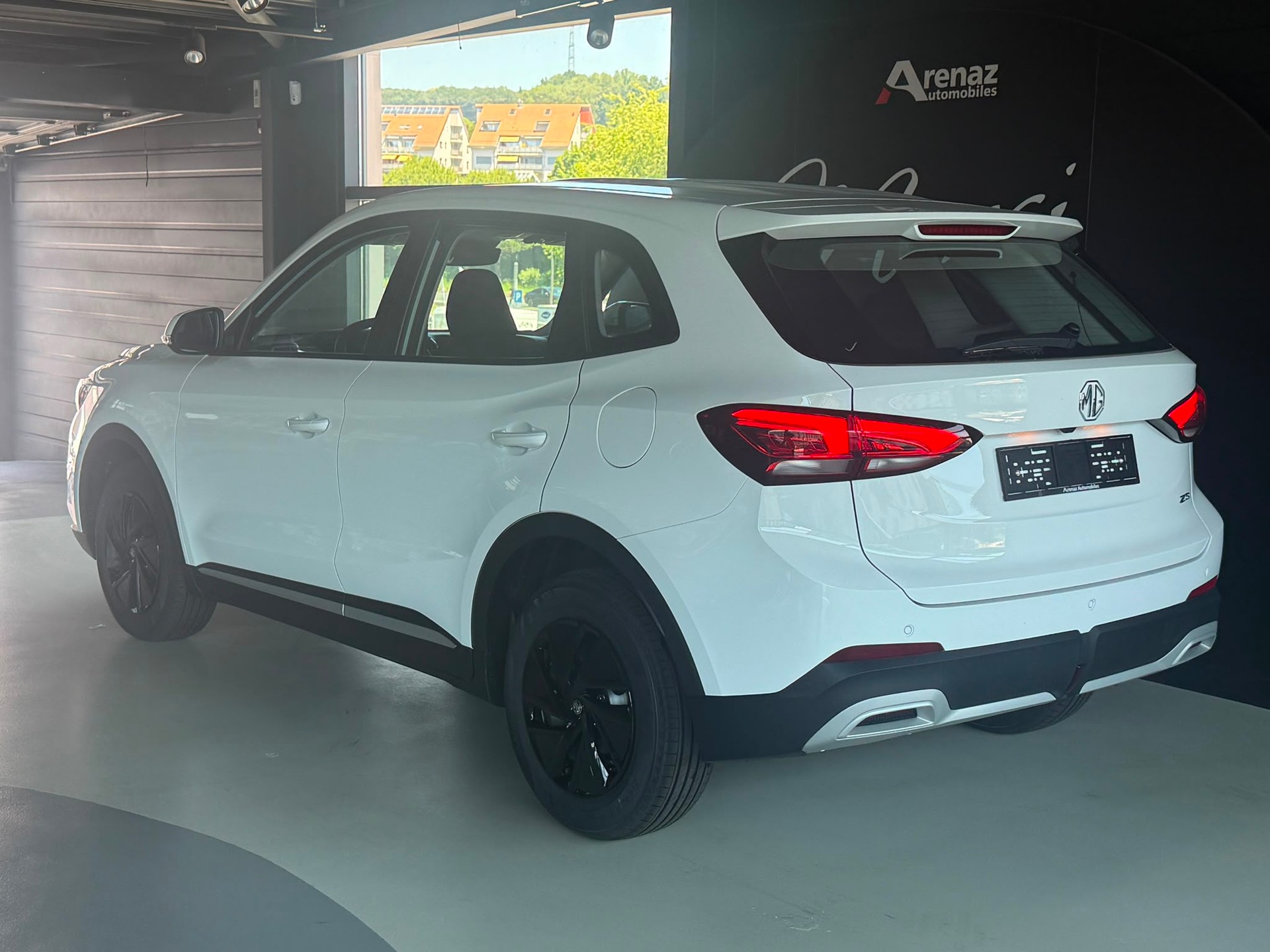 MG ZS 1.5 Standard-image-4