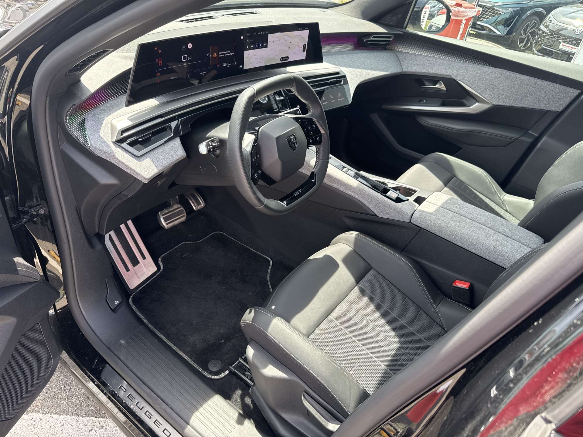 PEUGEOT 3008 145 GT Hybrid e-DCS-Automat-image-5