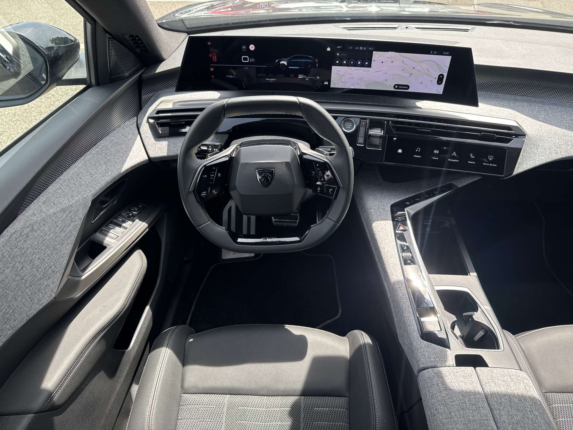 PEUGEOT 3008 145 GT Hybrid e-DCS-Automat-image-4