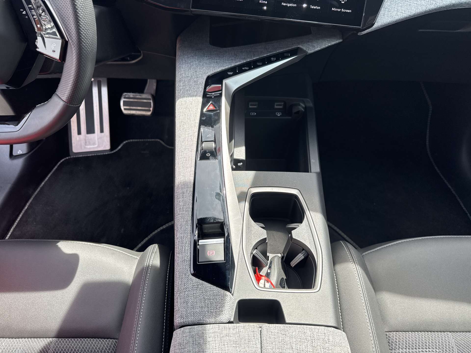 PEUGEOT 3008 145 GT Hybrid e-DCS-Automat-image-11